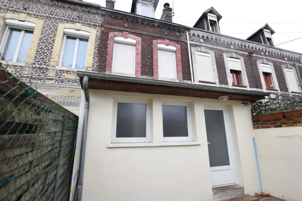 A vendre Maison à
LE PETIT QUEVILLY
(76140) A vendre Maison à
LE PETIT QUEVILLY
(76140)