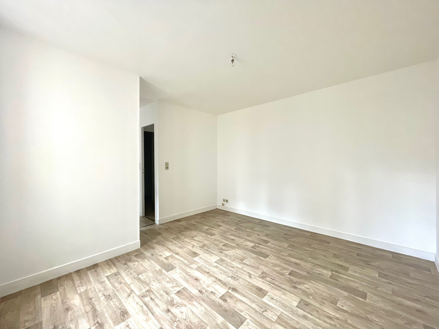 A vendre Appartement à
CAUDEBEC LES LEBEUF
(76320) A vendre Appartement à
CAUDEBEC LES LEBEUF
(76320)