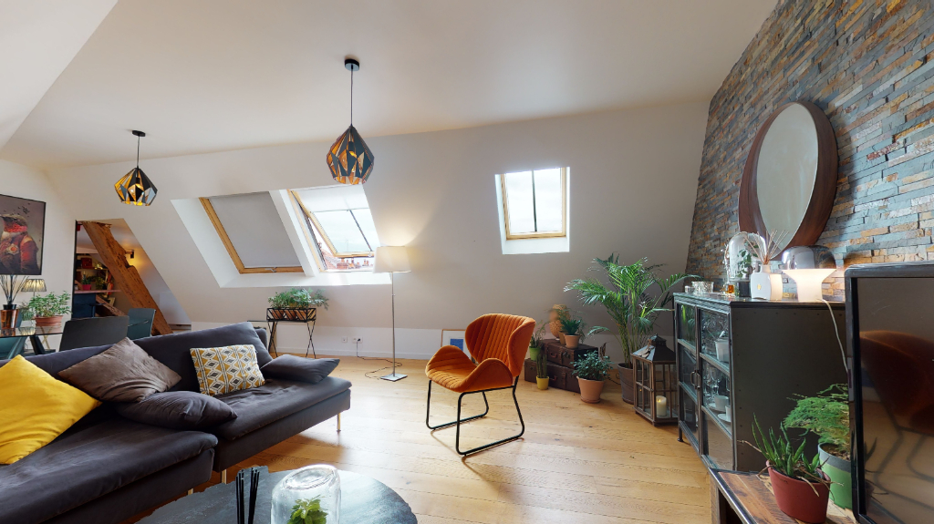 LOFT - CHAPRAIS  dernier étage 103 m2