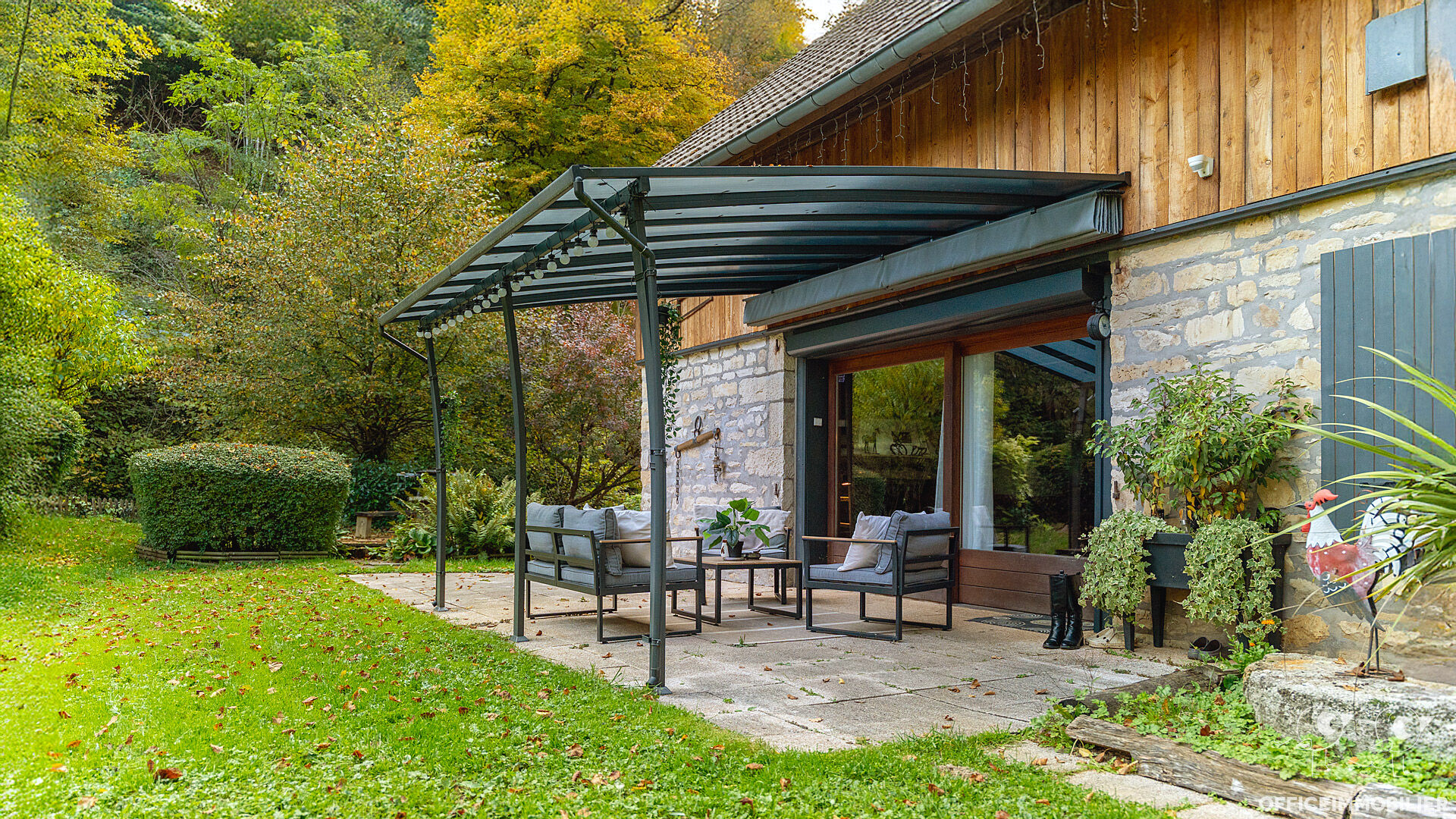 maison 250m² VORGES LES PINS - photo 1