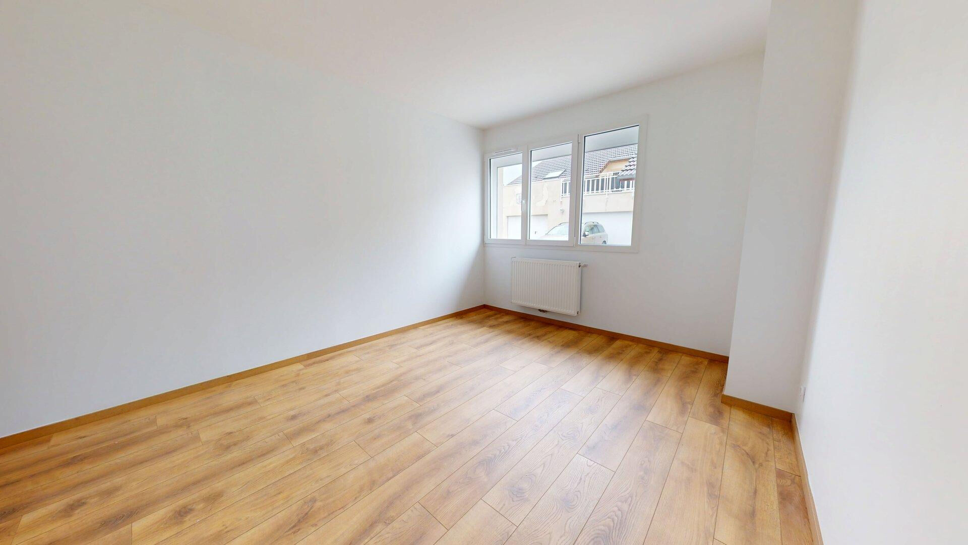 appartement 80m² ECOLE VALENTIN - photo 2