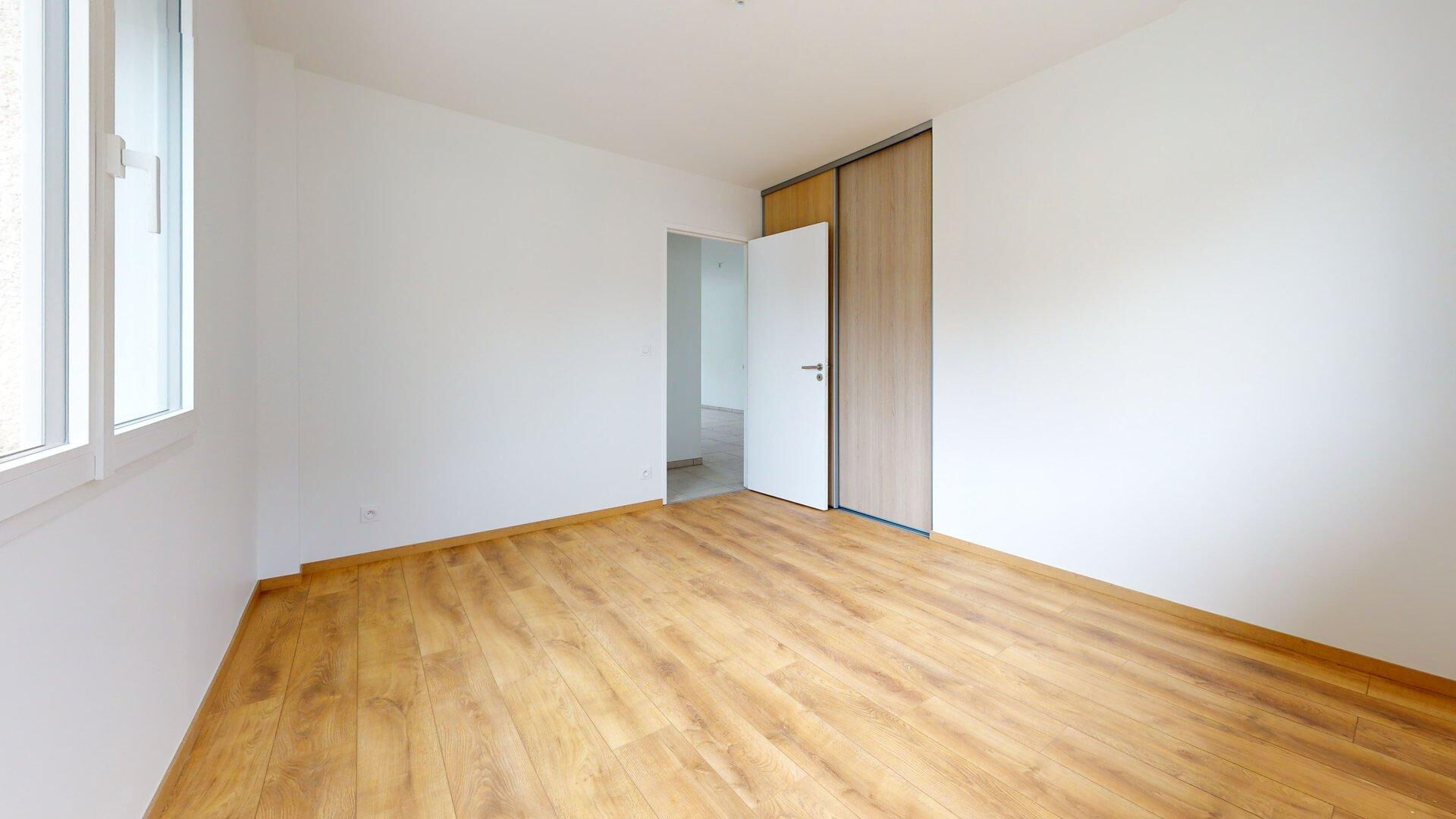 appartement 80m² ECOLE VALENTIN - photo 4