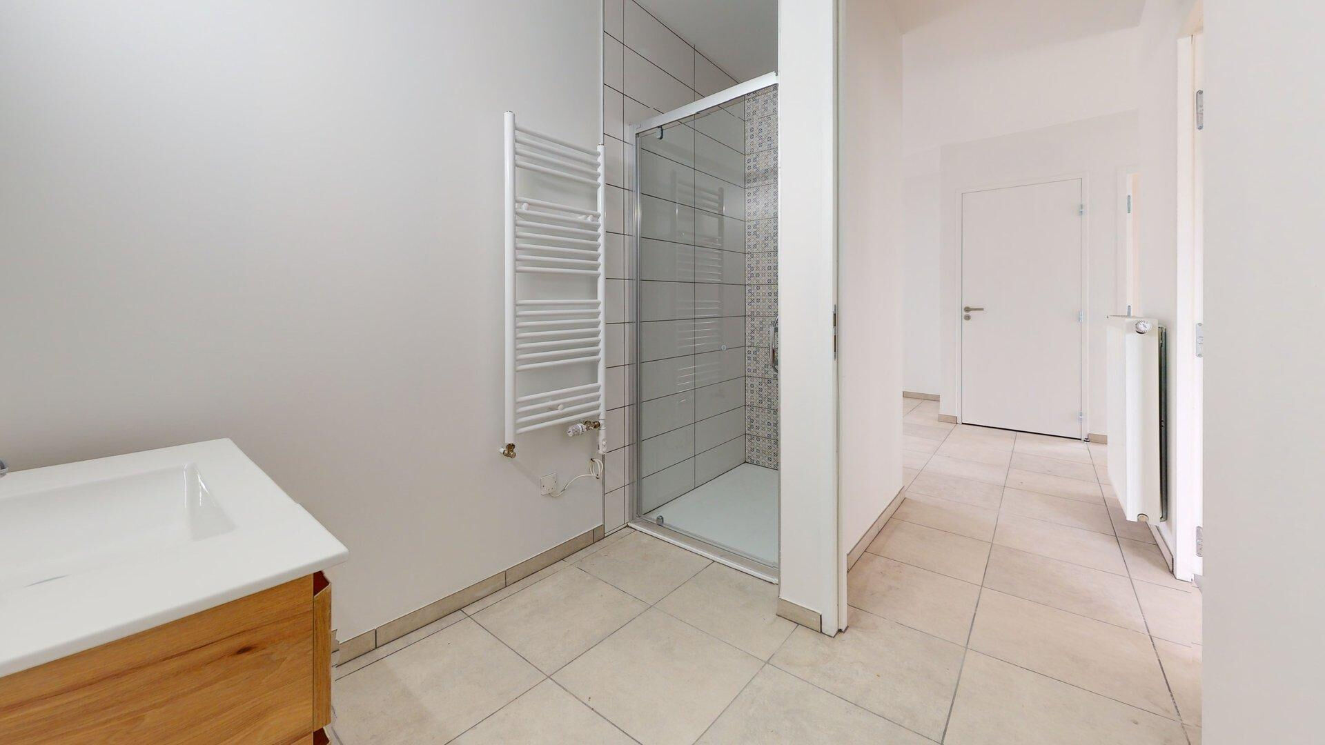 appartement 80m² ECOLE VALENTIN - photo 6