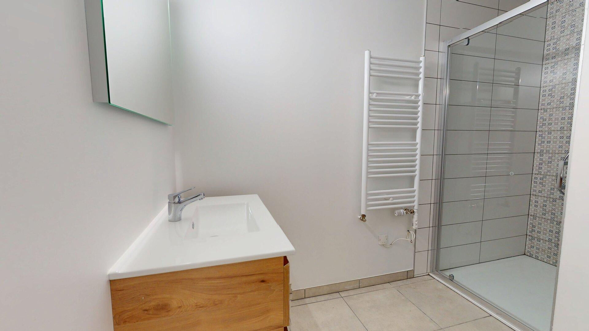 appartement 80m² ECOLE VALENTIN - photo 7