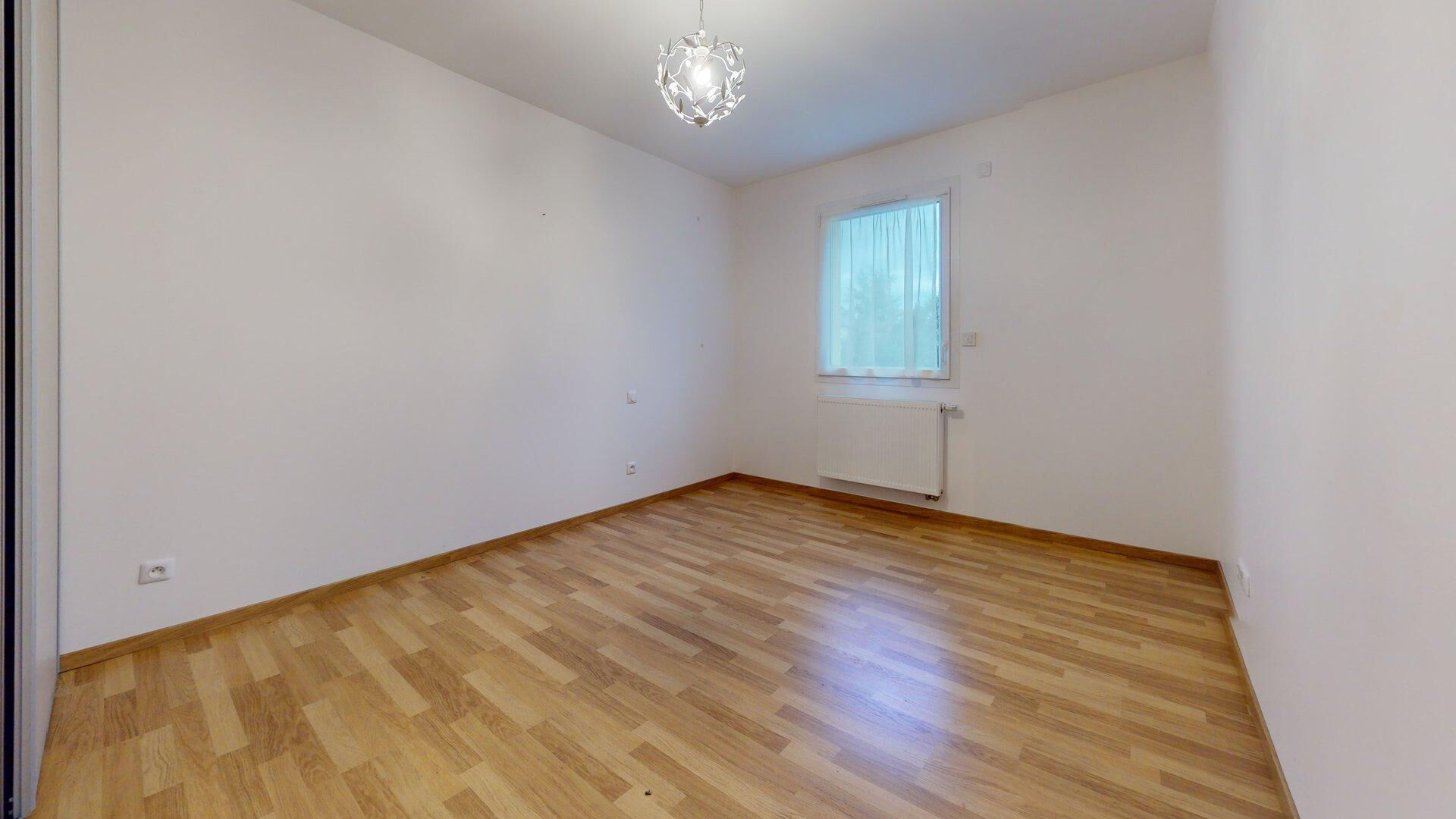 maison 97m² MONTFERRAND LE CHATEAU - photo 7