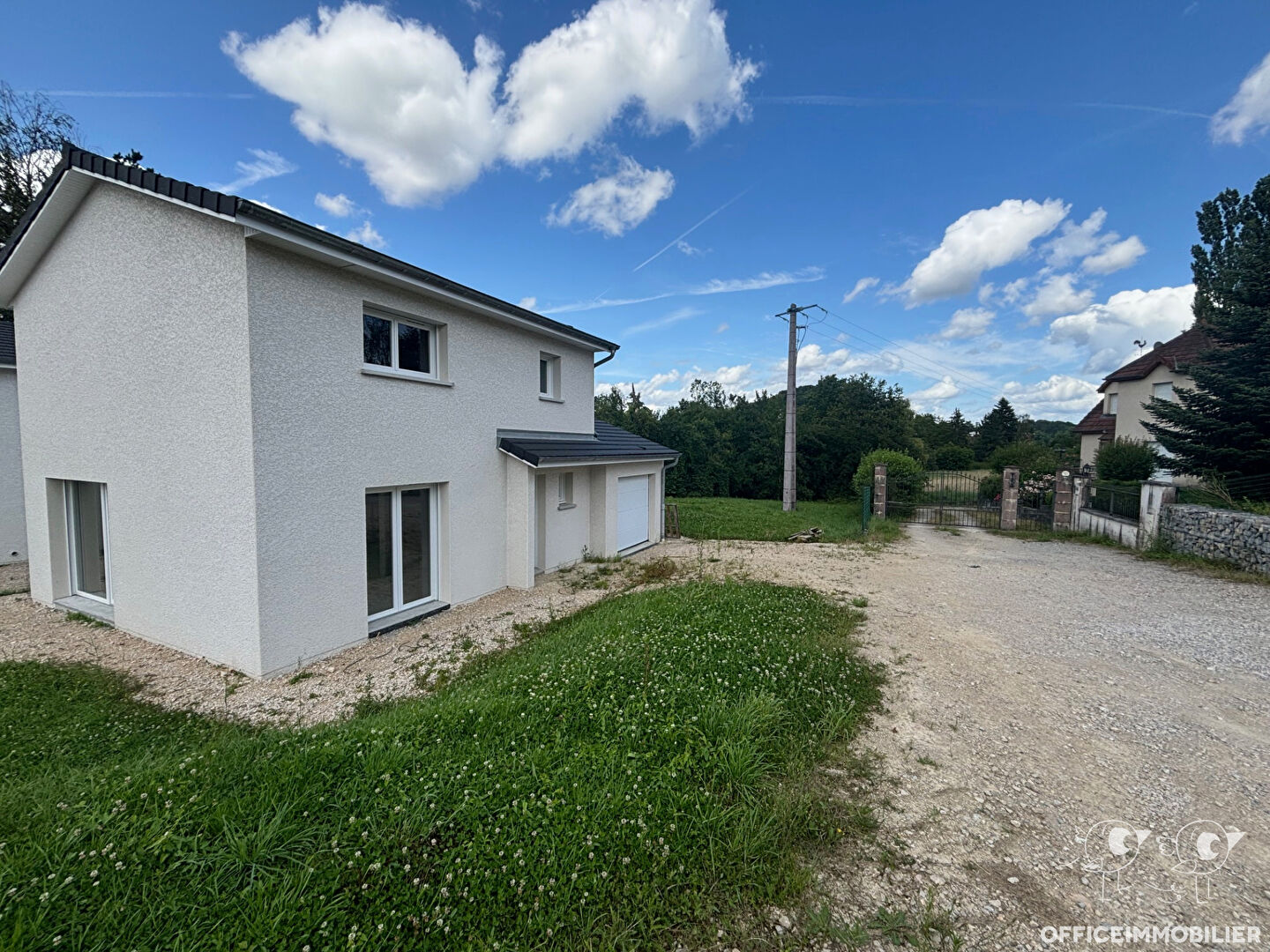 BESANCON - POUILLEY LES VIGNES - MAISON NEUVE SUR 15 ARES