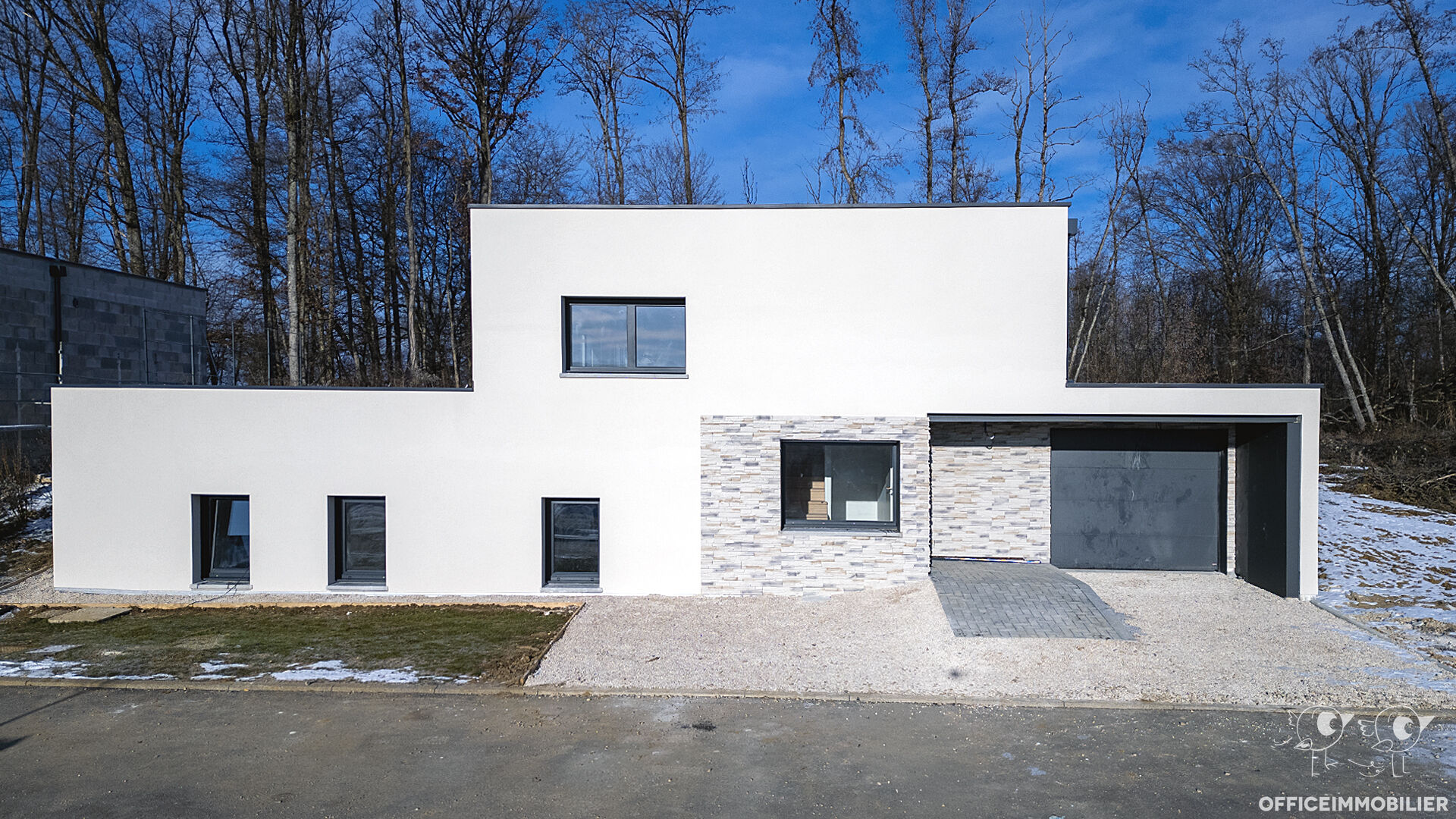 maison 140m² GENEUILLE - photo 2