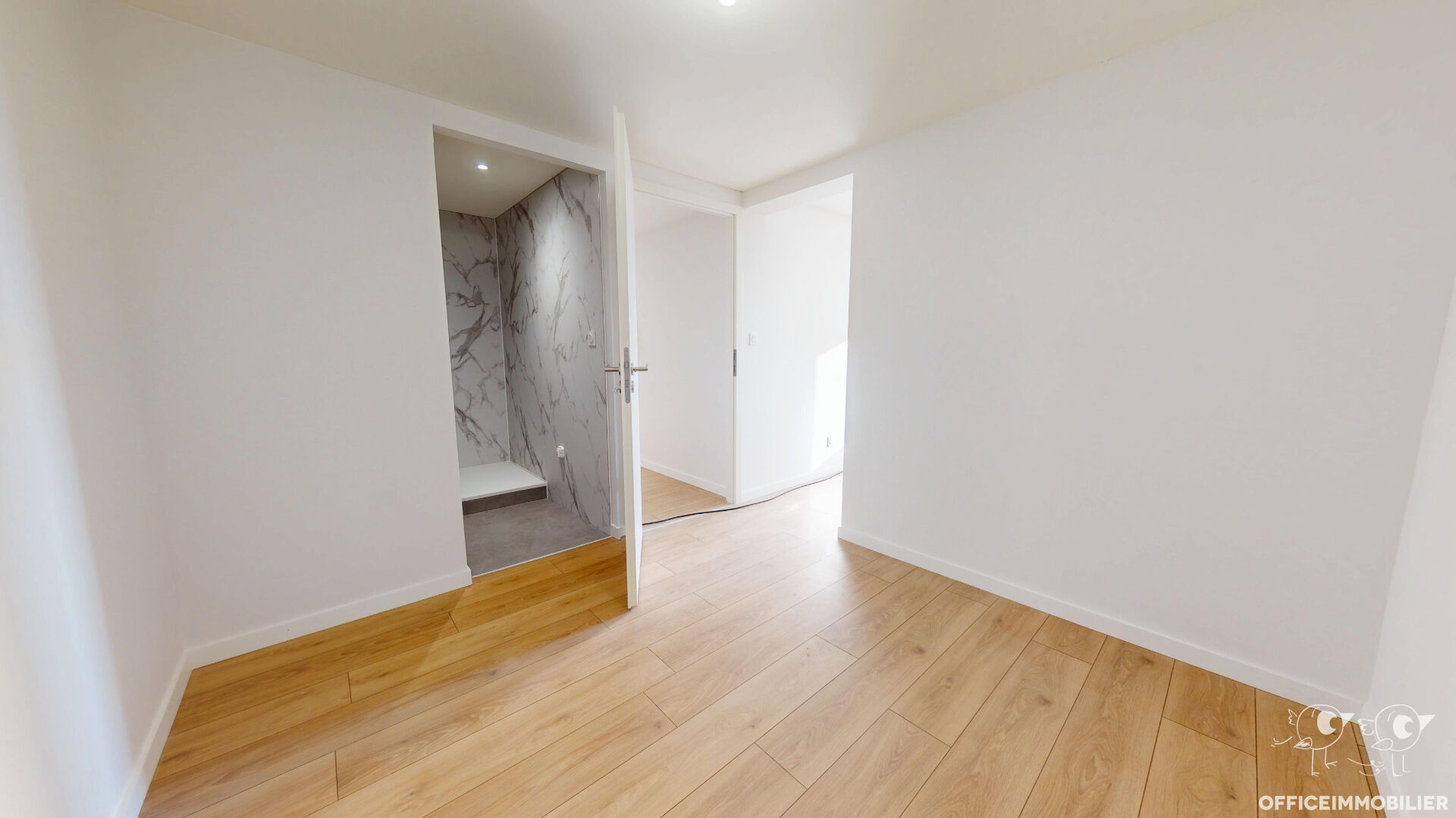 maison 140m² GENEUILLE - photo 6