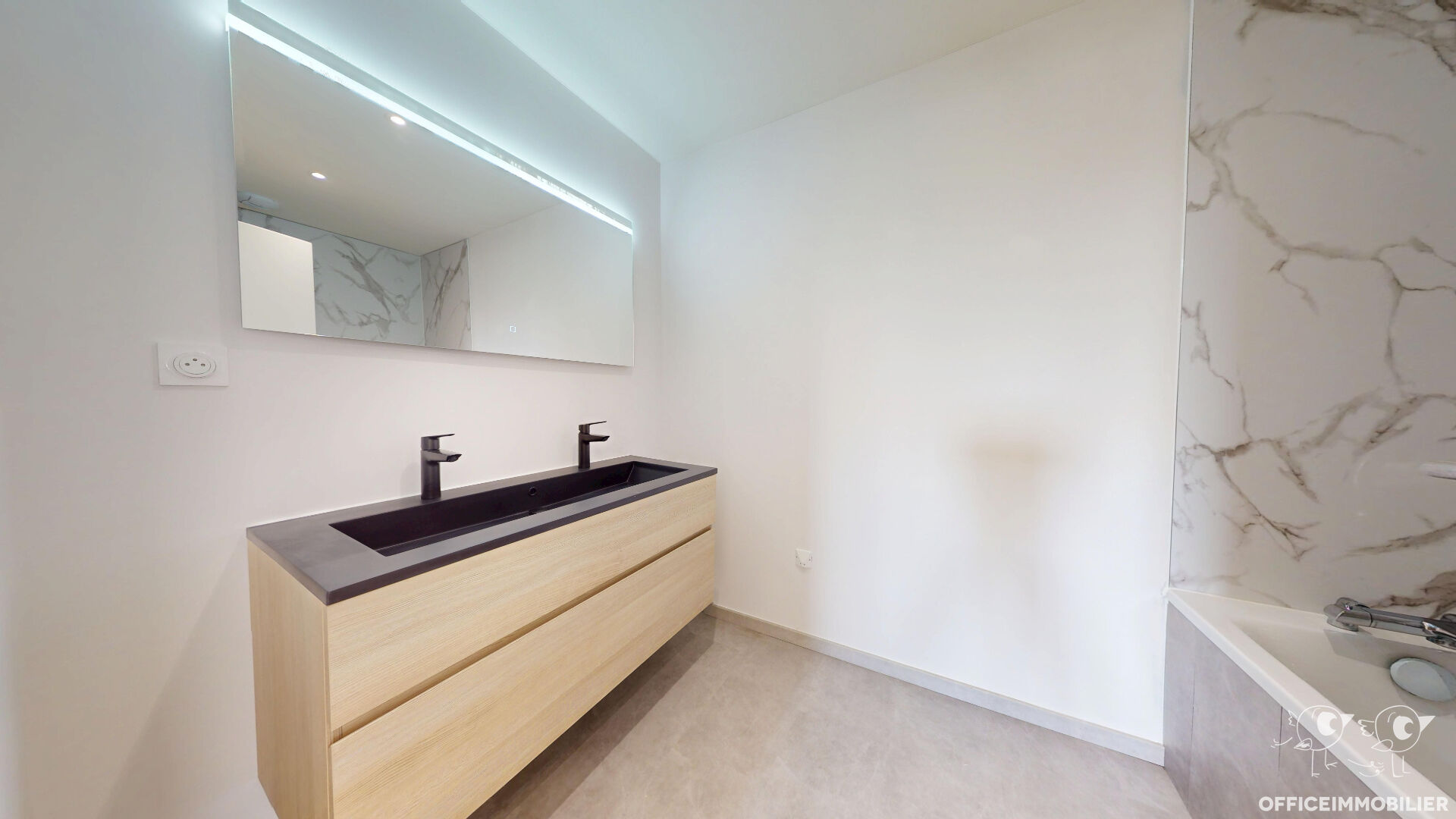 maison 140m² GENEUILLE - photo 14