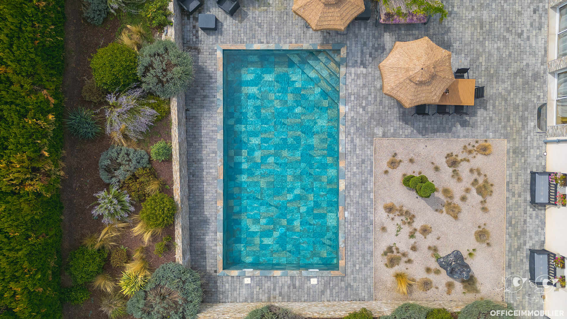 BONNAY - Élégante maison familiale avec piscine et jardin