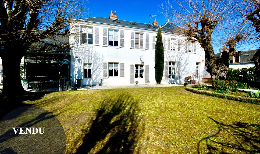 Maison bourgeoise Orleans 7 pièce(s) 220 m2
