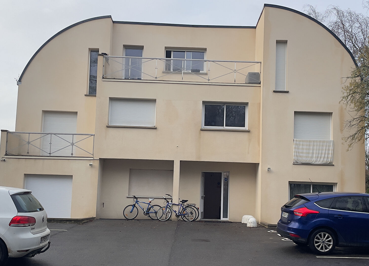 Photo Immeuble à 15 min d'Orléans 400 m2 image 2/5