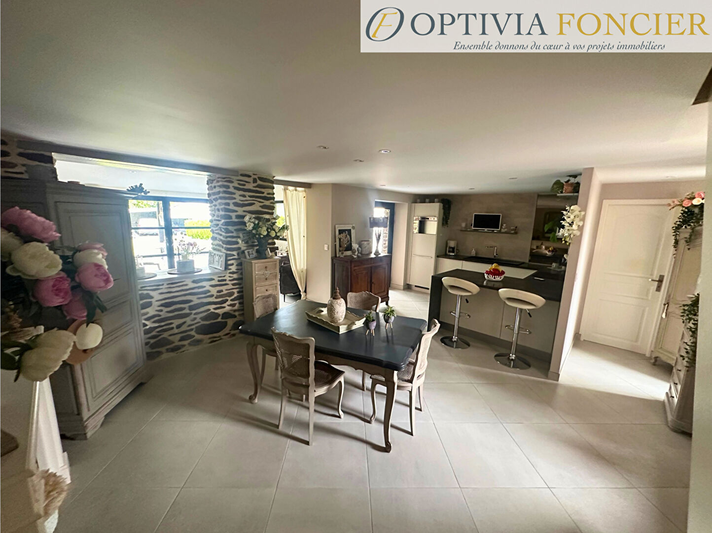 Photo Maison T5 BRUZ 105 m² + Dépendances (Garage, carport, atelier) Hyper centre Pont Réan image 5/6