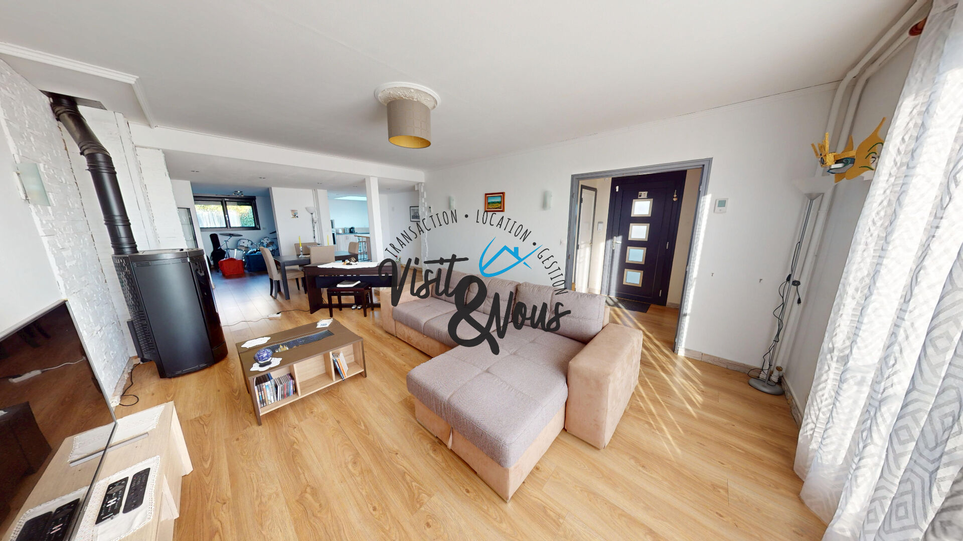 Agence immobilière de AGENCE DE L'ABBAYE / VISIT, NOUS