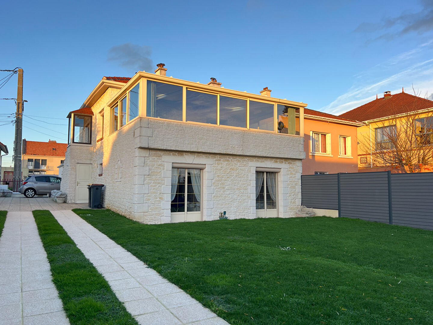 Agence immobilière de AGENCE DE L'ABBAYE / VISIT, NOUS