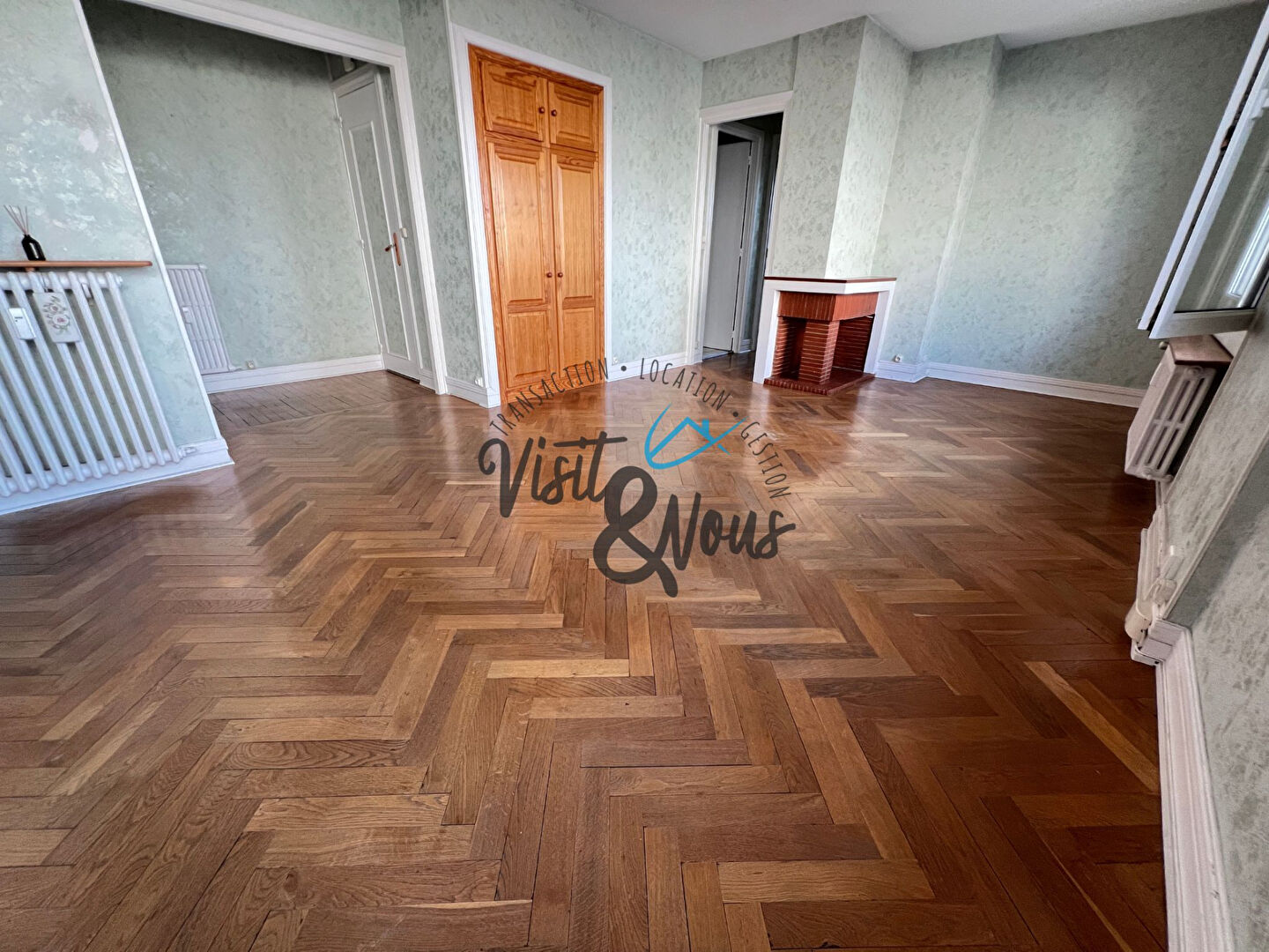 Agence immobilière de AGENCE DE L'ABBAYE / VISIT, NOUS