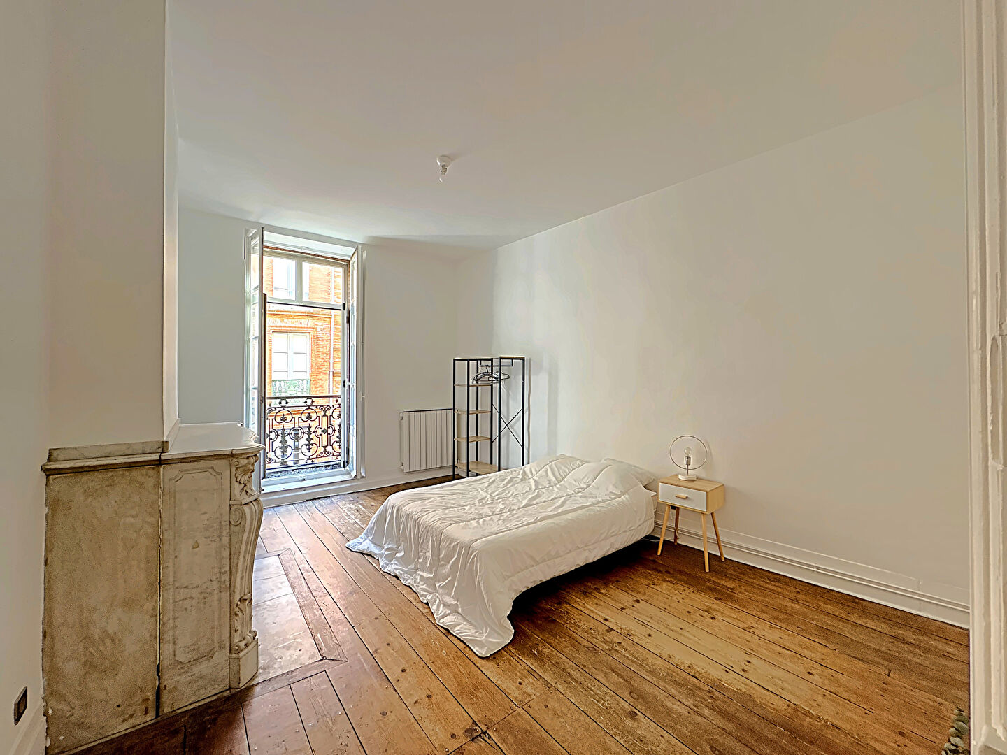 Photo TOULOUSE - PLACE DE LA BOURSE - T7 avec ascenseur image 4/6