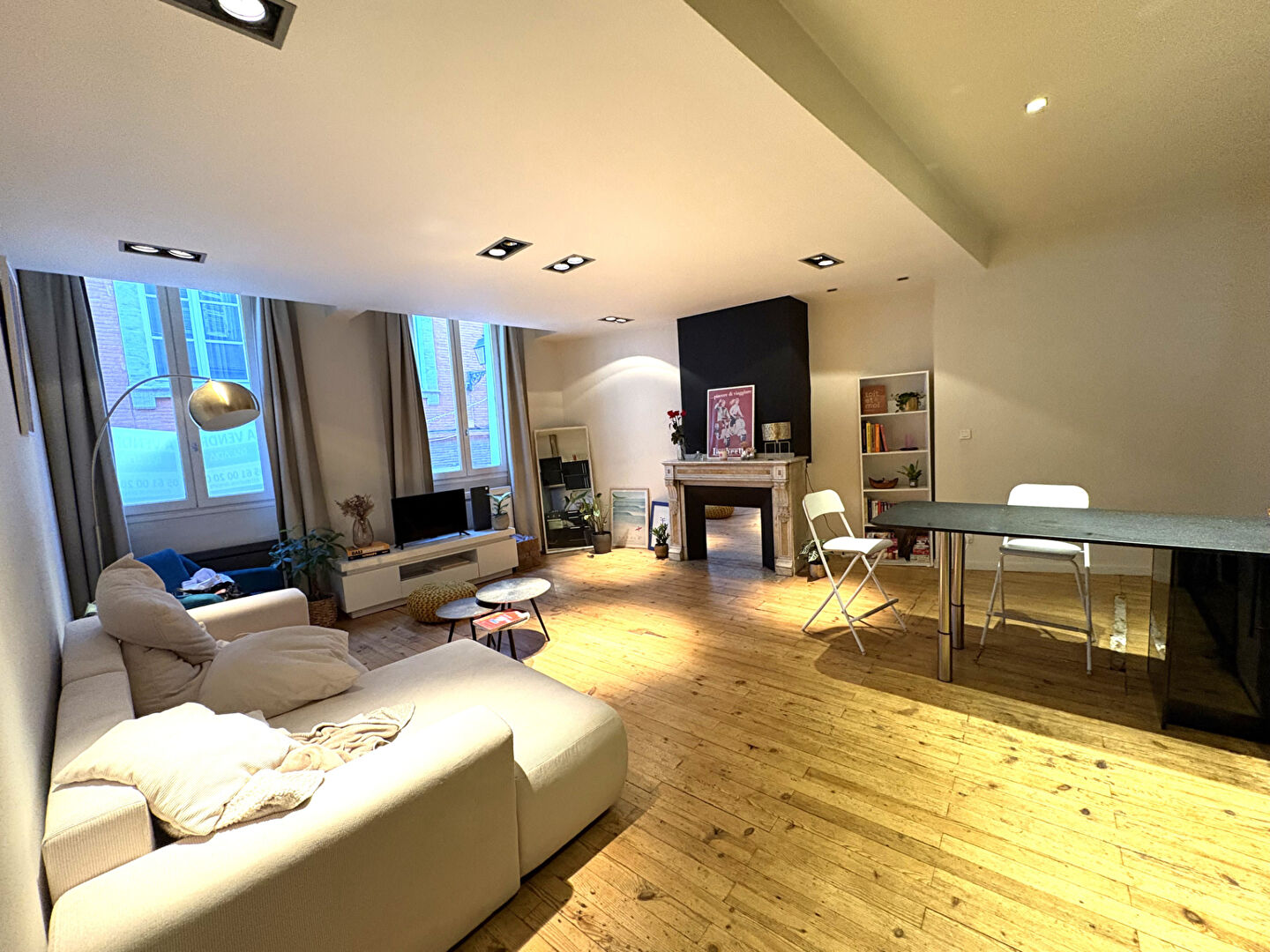 Photo TOULOUSE - Saint Georges Superbe T2 BIS de 61.12 m² mêlant charme de l'ancien et rénovation soignée. image 1/6