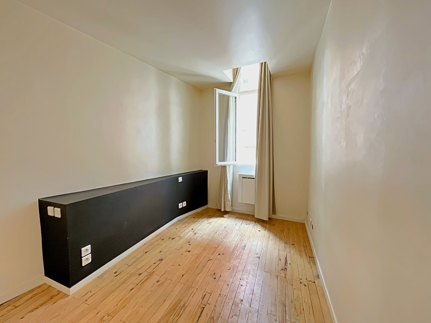 Photo TOULOUSE - Saint Georges Superbe T2 BIS de 61.12 m² mêlant charme de l'ancien et rénovation soignée. image 6/6