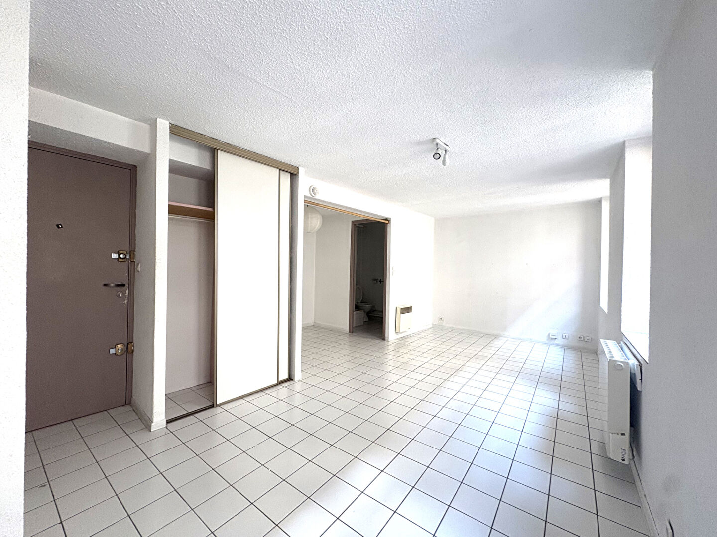 Photo TOULOUSE - Capitole - T1 BIS  de 26.45 m² à 200 m du Couvent des Jacobins image 3/6