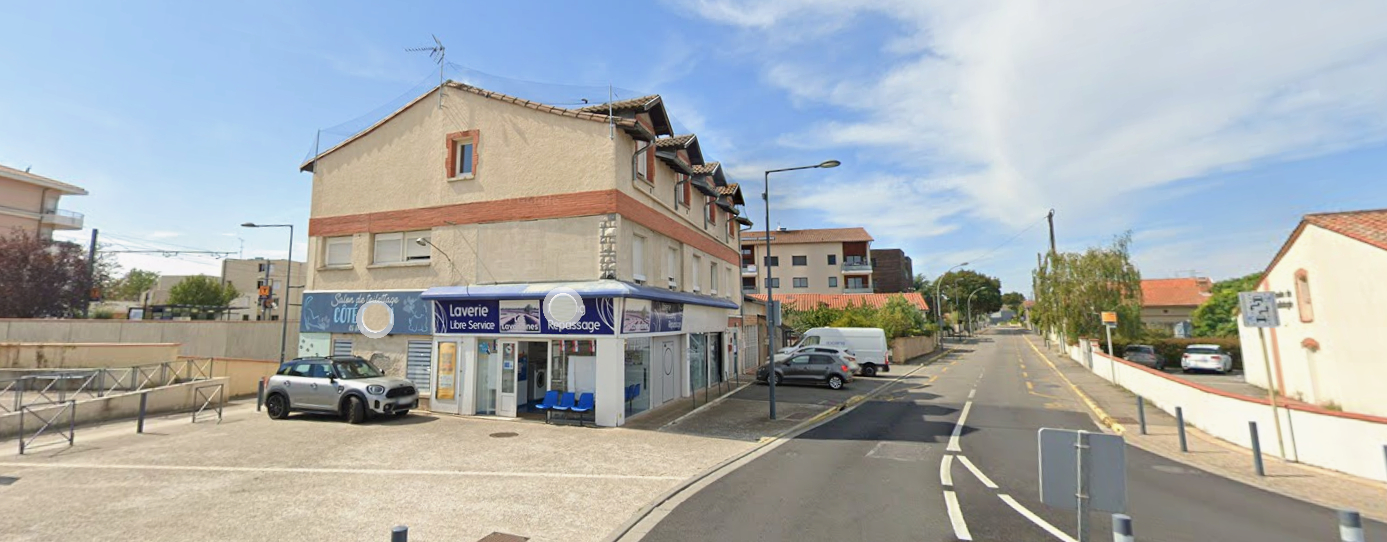 Blagnac, Place du Relais - Local commercial  de 33 m² en angle.