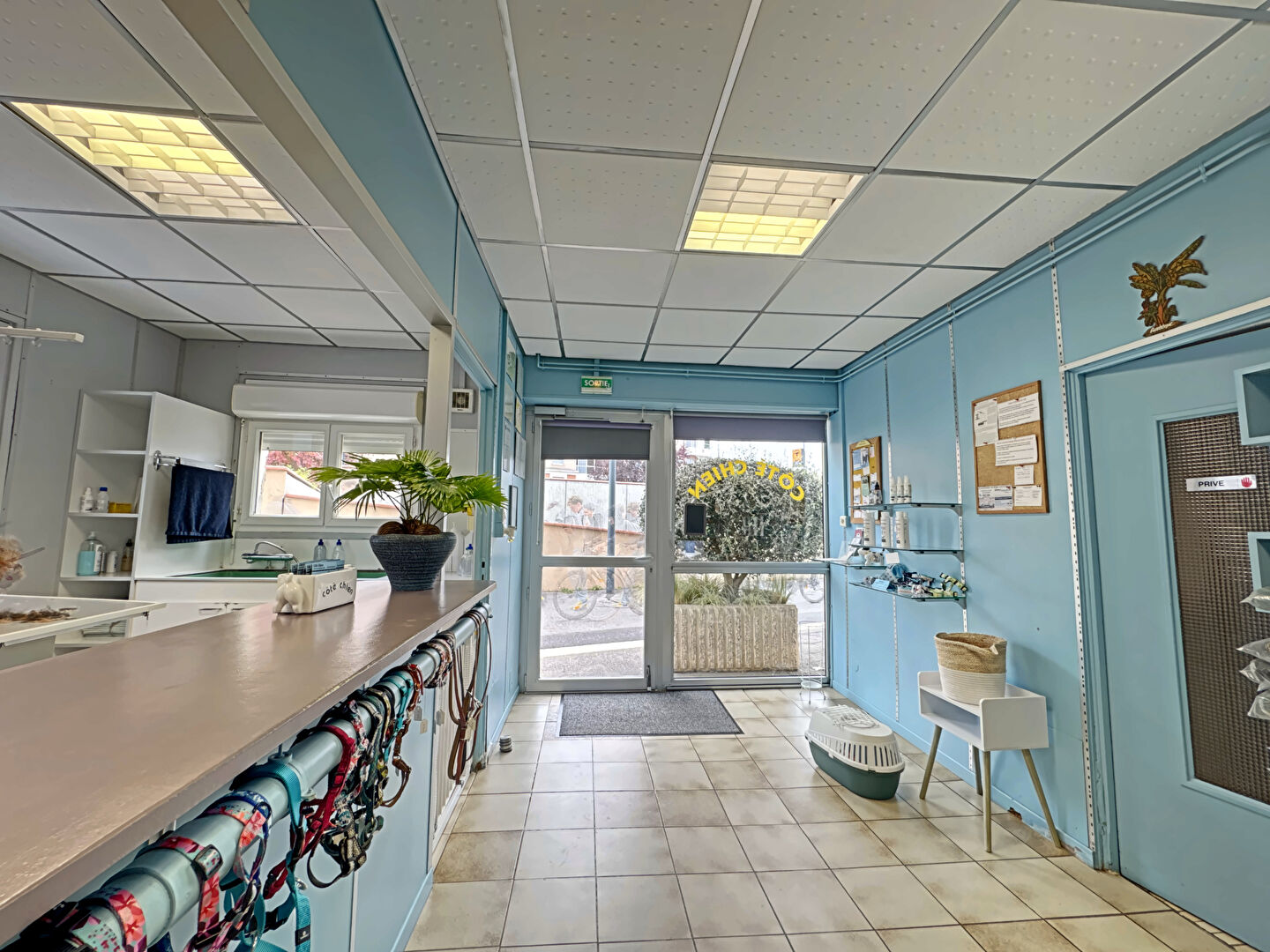 Photo Blagnac, Place du Relais - Local commercial  de 33 m² en angle. image 2/3