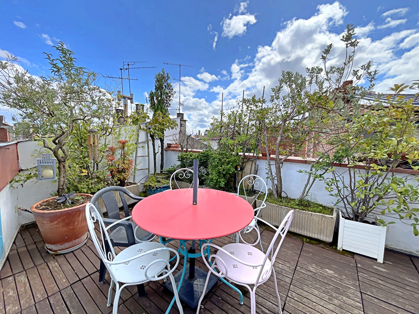 TOULOUSE - Carmes - Loft en dernier étage avec Terrasse, ascenseur et parking dans un ancien hôtel particulier