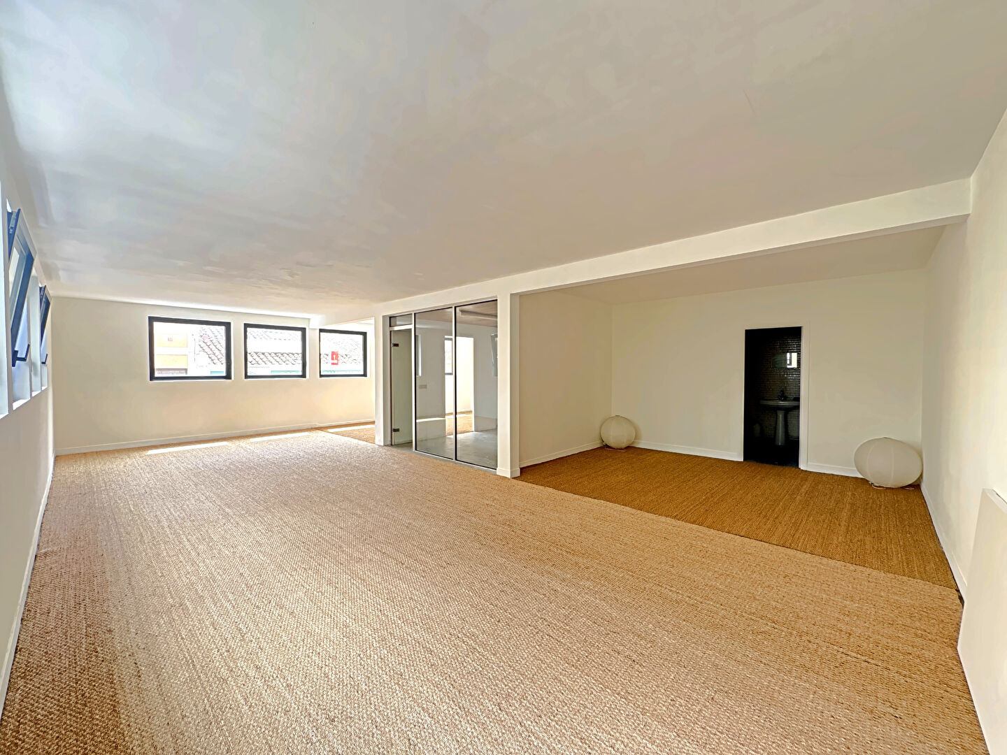 Photo TOULOUSE - Les Chalets - Plateau à aménager en T3/4 avec terrasse de 84 m². image 2/6