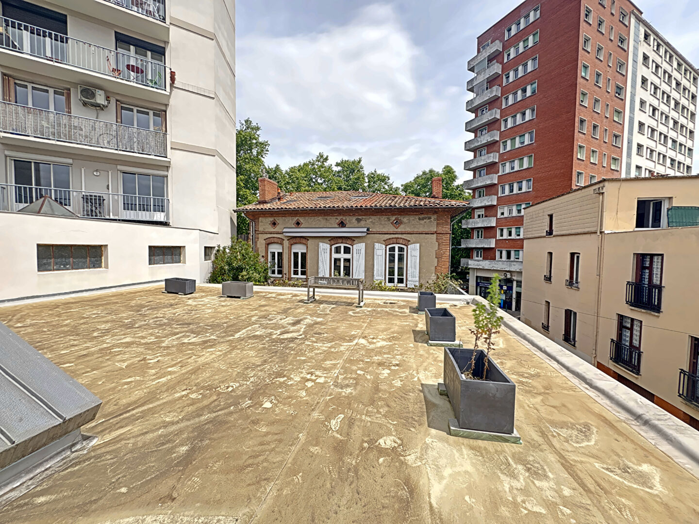 Photo TOULOUSE - Les Chalets - Plateau à aménager en T3/4 avec terrasse de 84 m². image 6/6