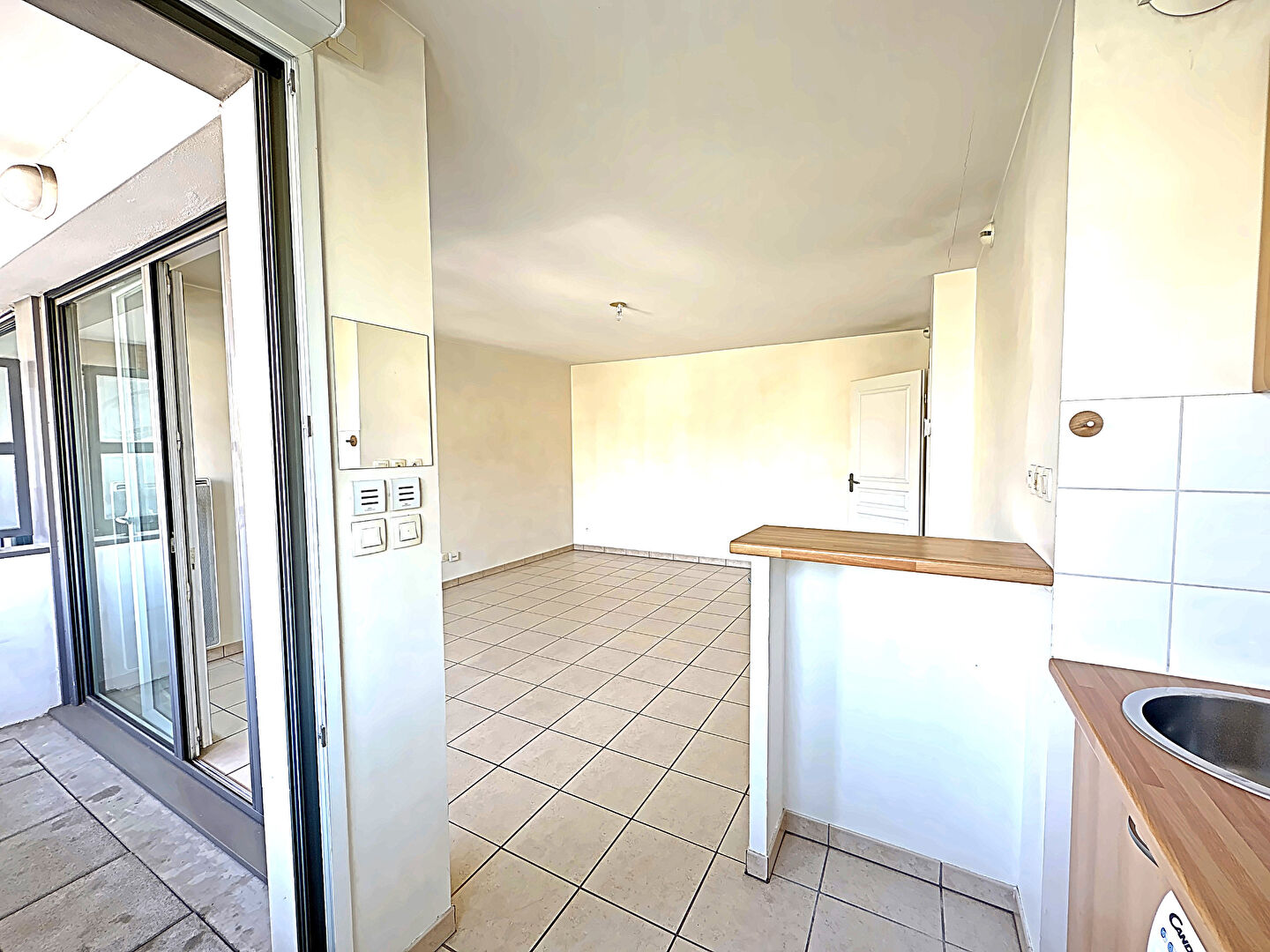 Photo TOULOUSE - ST Sauveur -Superbe T2 lumineux avec balcon et vue imprenable sur le Canal du Midi -Résidence de standing avec ascenseur image 6/6