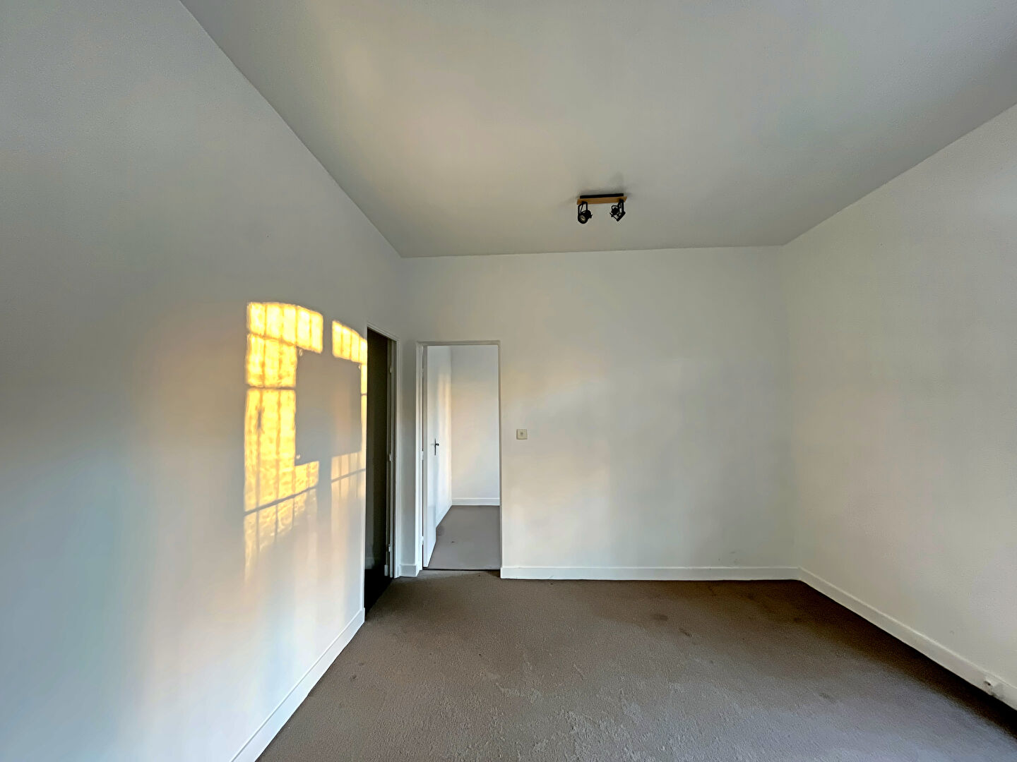 Photo TOULOUSE - LES CHALETS -Maison de ville T4 de 58 m² . image 5/6