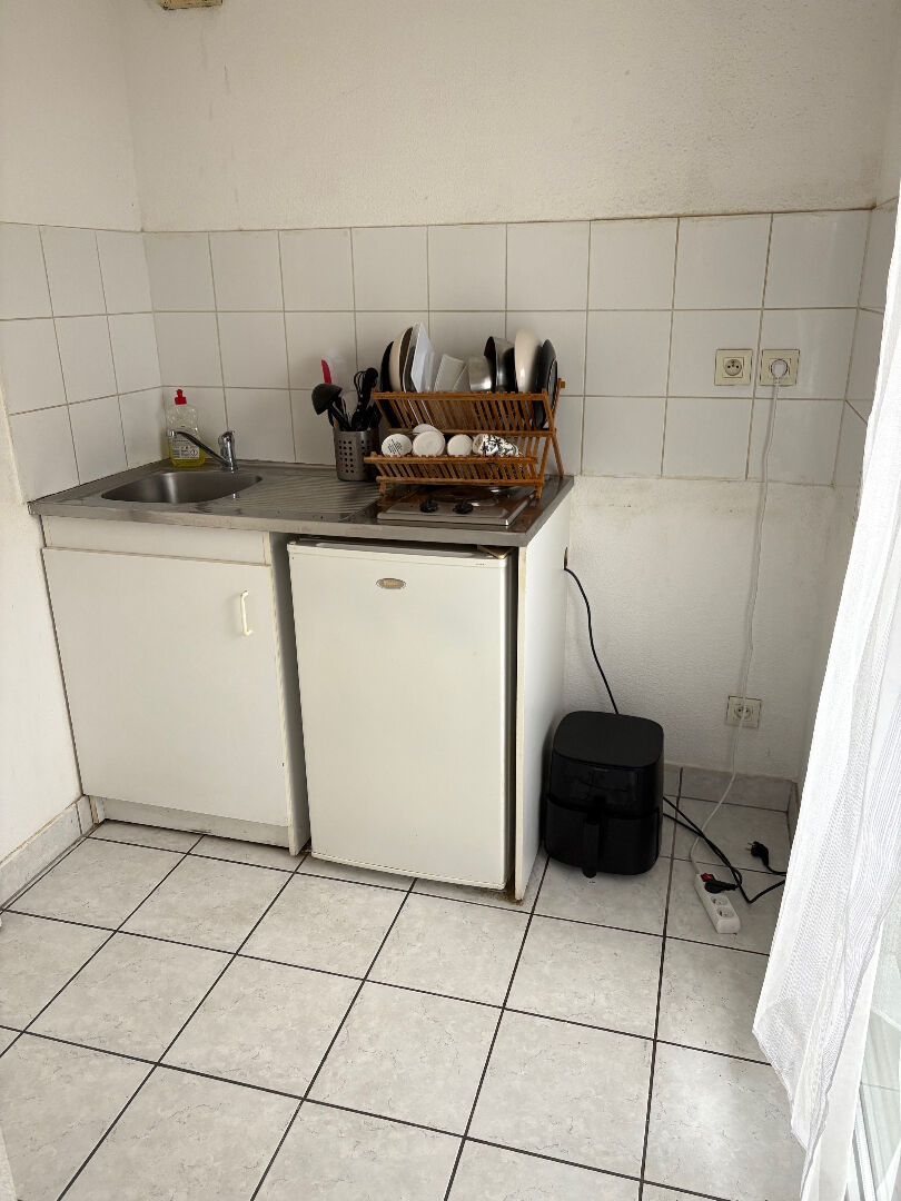 Appartement 2 pièces avec balcon ? Résidence sécurisée ? Parking