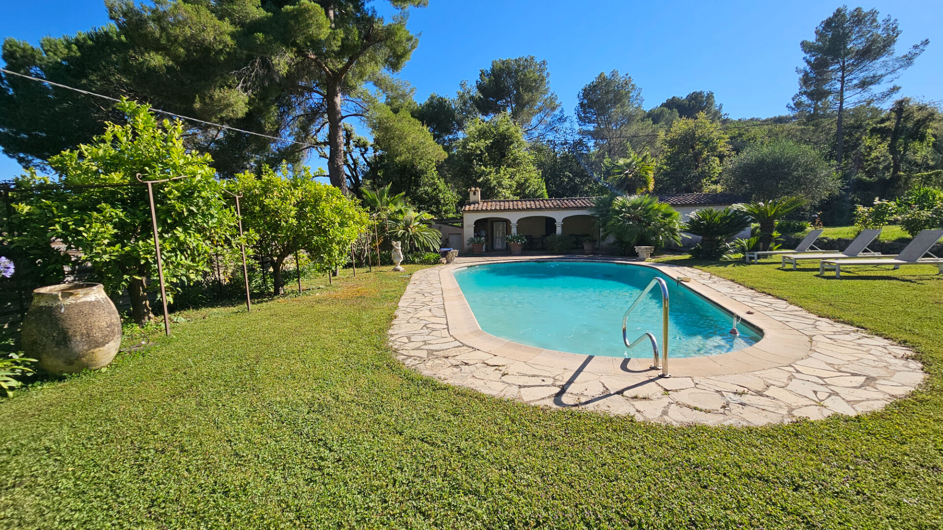 Photo Maison Speracedes  266.96 m2 image 2/6