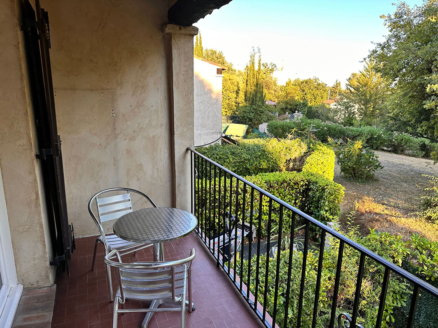 **PEYMEINADE**STUDIO 24 m² avec terrasse et Parking**Vendu loué**