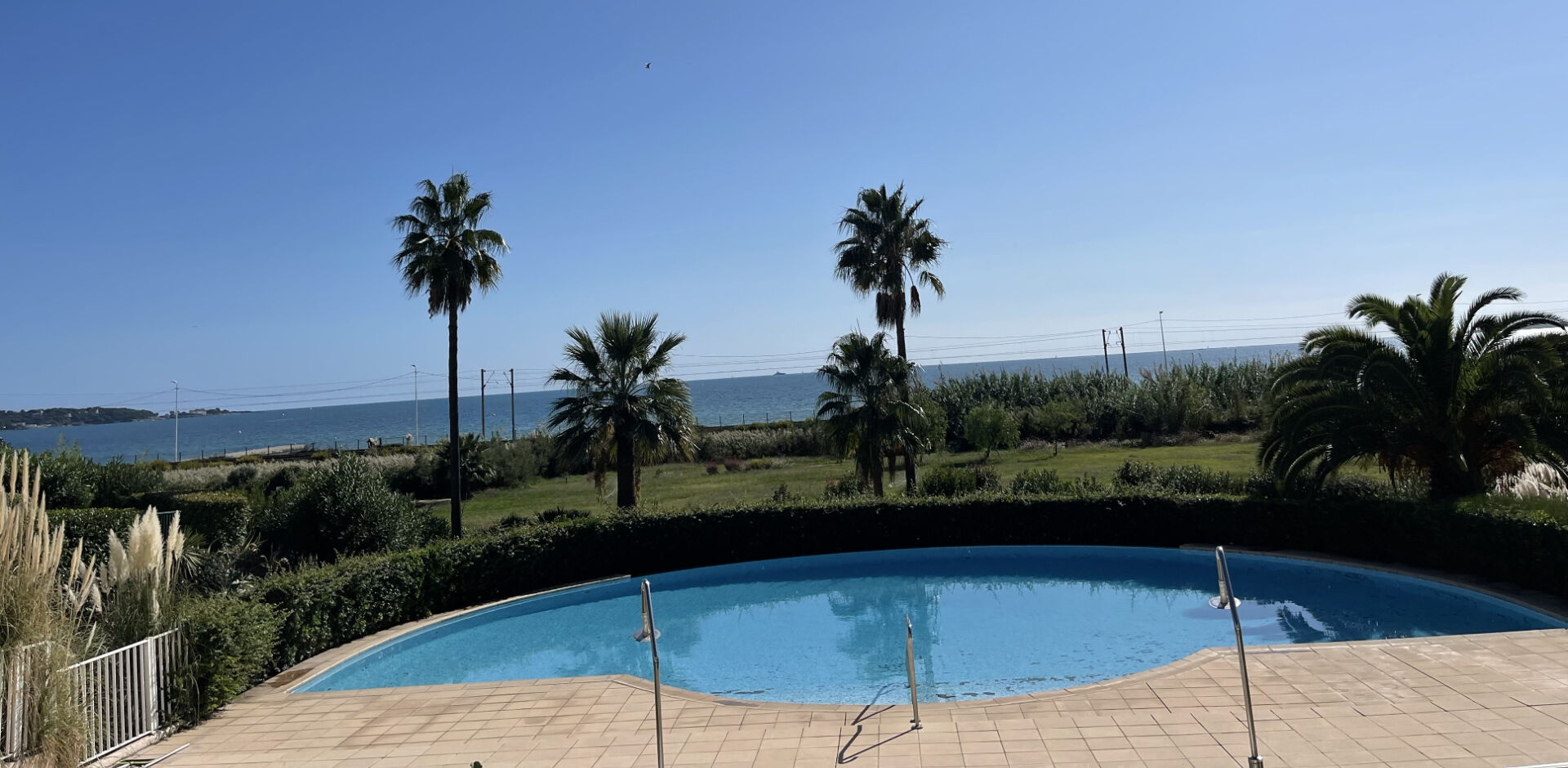 Photo **EXCLUSIVITE ** ANTIBES LES PINS**3 PIECES image 2/6