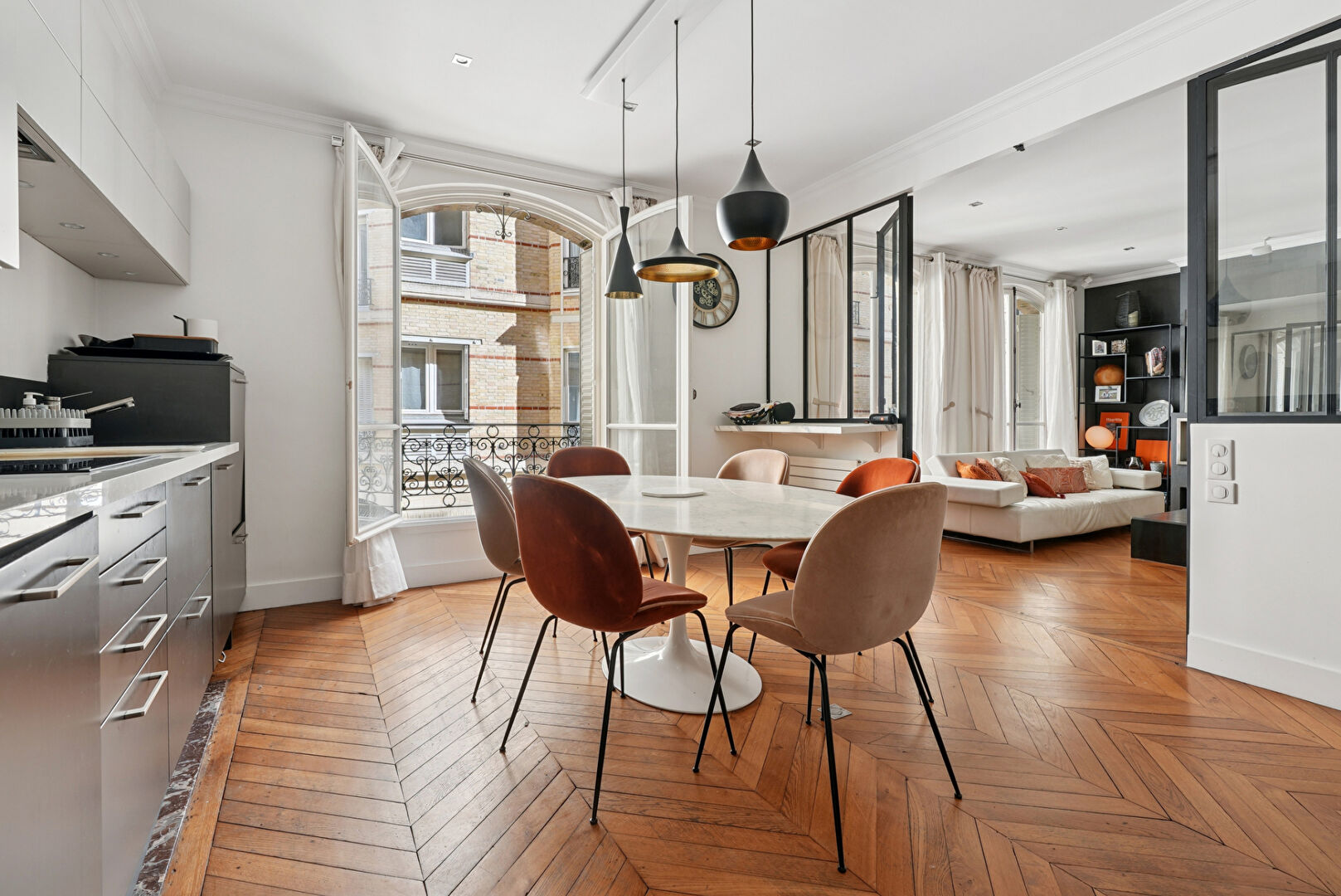 Photo EXCLUSIVITÉ  Appartement familial rénové  Trocadéro / Avenue Georges Mandel Paris 16e image 5/6