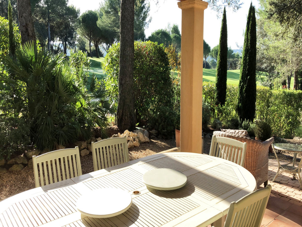 Maison sur le Domaine du Golf de Pont Royal 5 pièce(s) 210 m2 Mallemort 13370