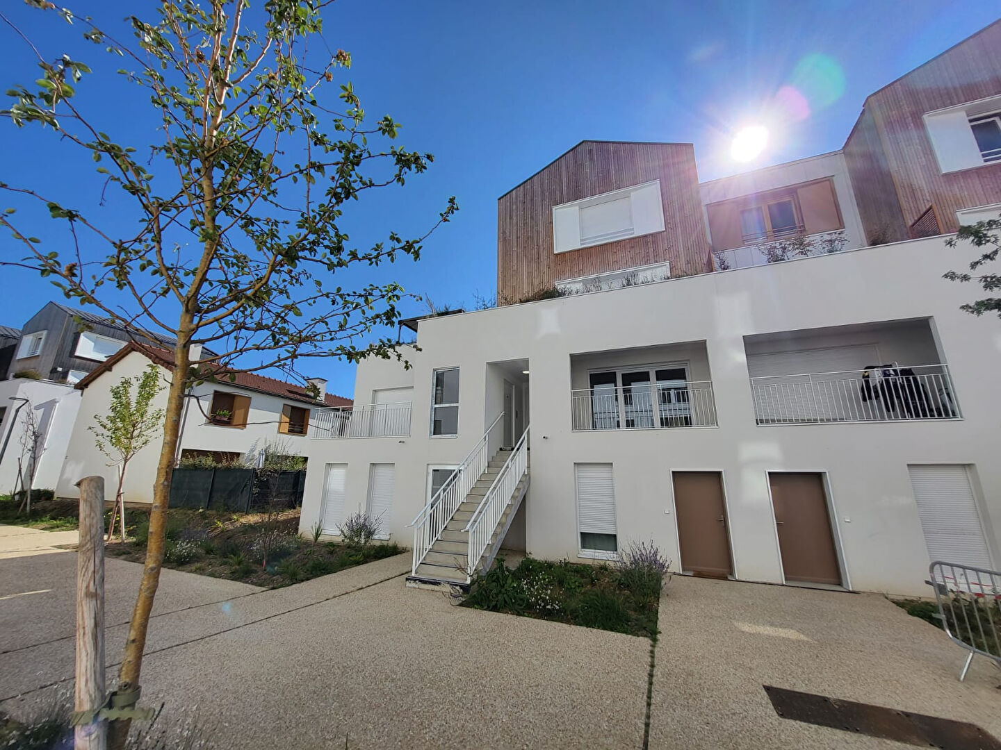 Photo Duplex de 85m²  4 pièces + terrasse de 76m² 93230 ROMAINVILLE image 2/6