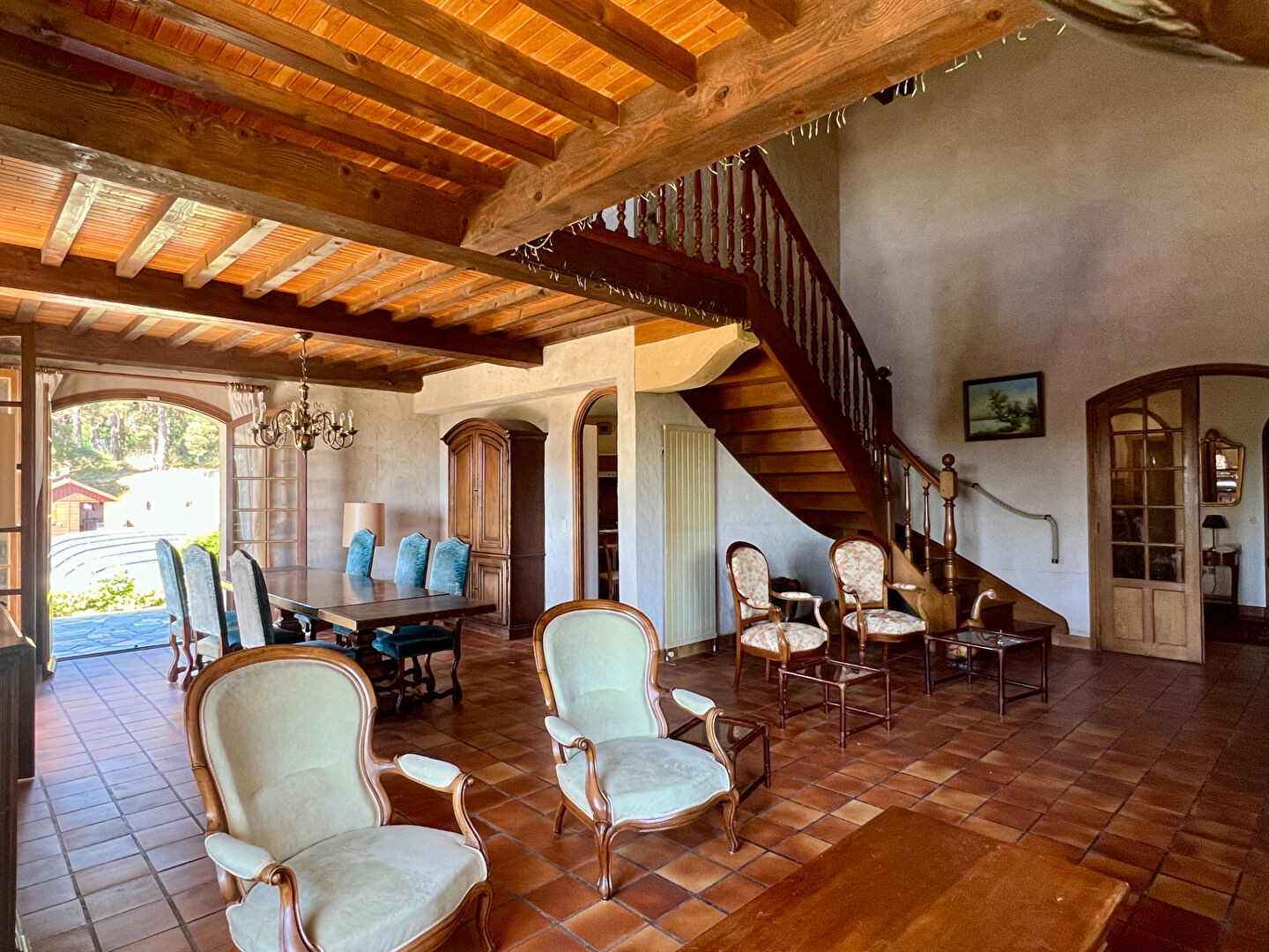 Photo SAINT-GENÈS-CHAMPANELLE / Villa exceptionnelle à 10 min de Clermont-Ferrand ! image 5/6