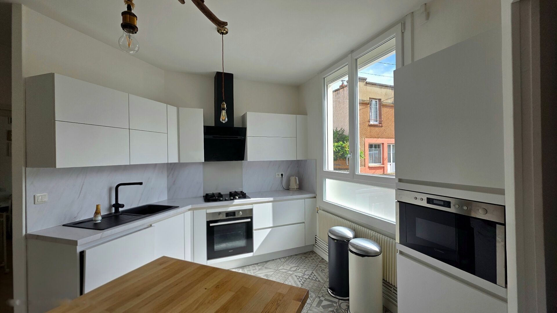 CLERMONT-FERRAND / Maison de ville des années 50 à vendre avec 2 chambres et terrasse !