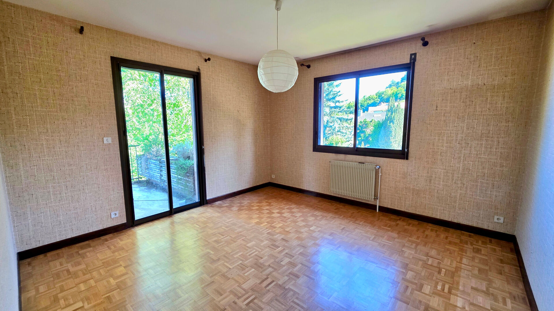 Photo ROYAT LIMITE CHAMALIÈRES - PARC BARGOIN / Villa de plus de 300 m2 avec Jardin secteur Montagnards ! image 6/6