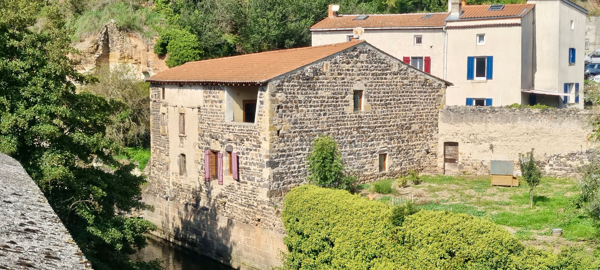 NESCHERS / Maison à vendre dans un agréable village à 10 min d'Issoire !