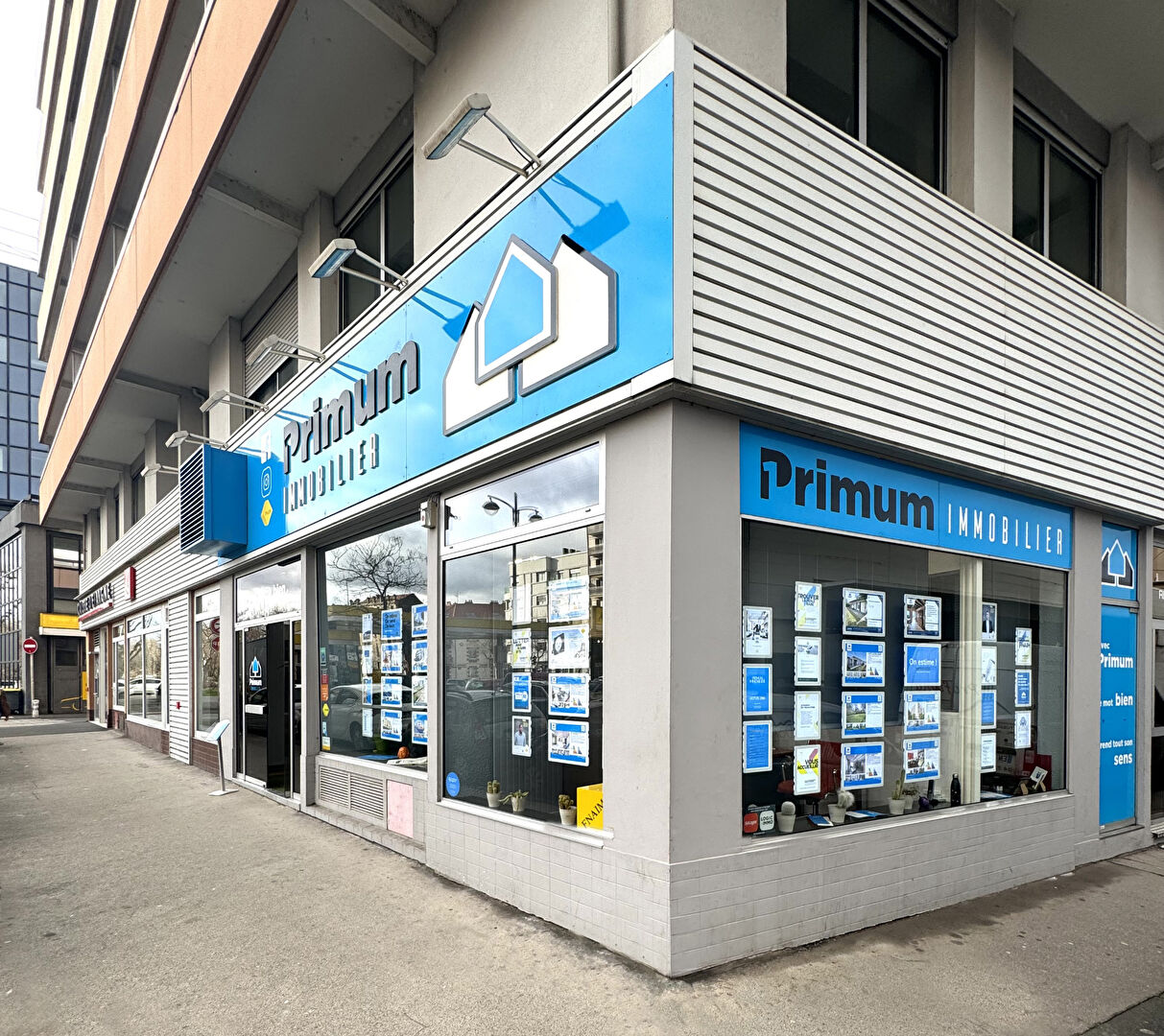 Photo CEYRAT / Villa avec vue dégagée et beaux volumes - Proximité de la forêt, quartier calme et résidentiel ! image 4/5