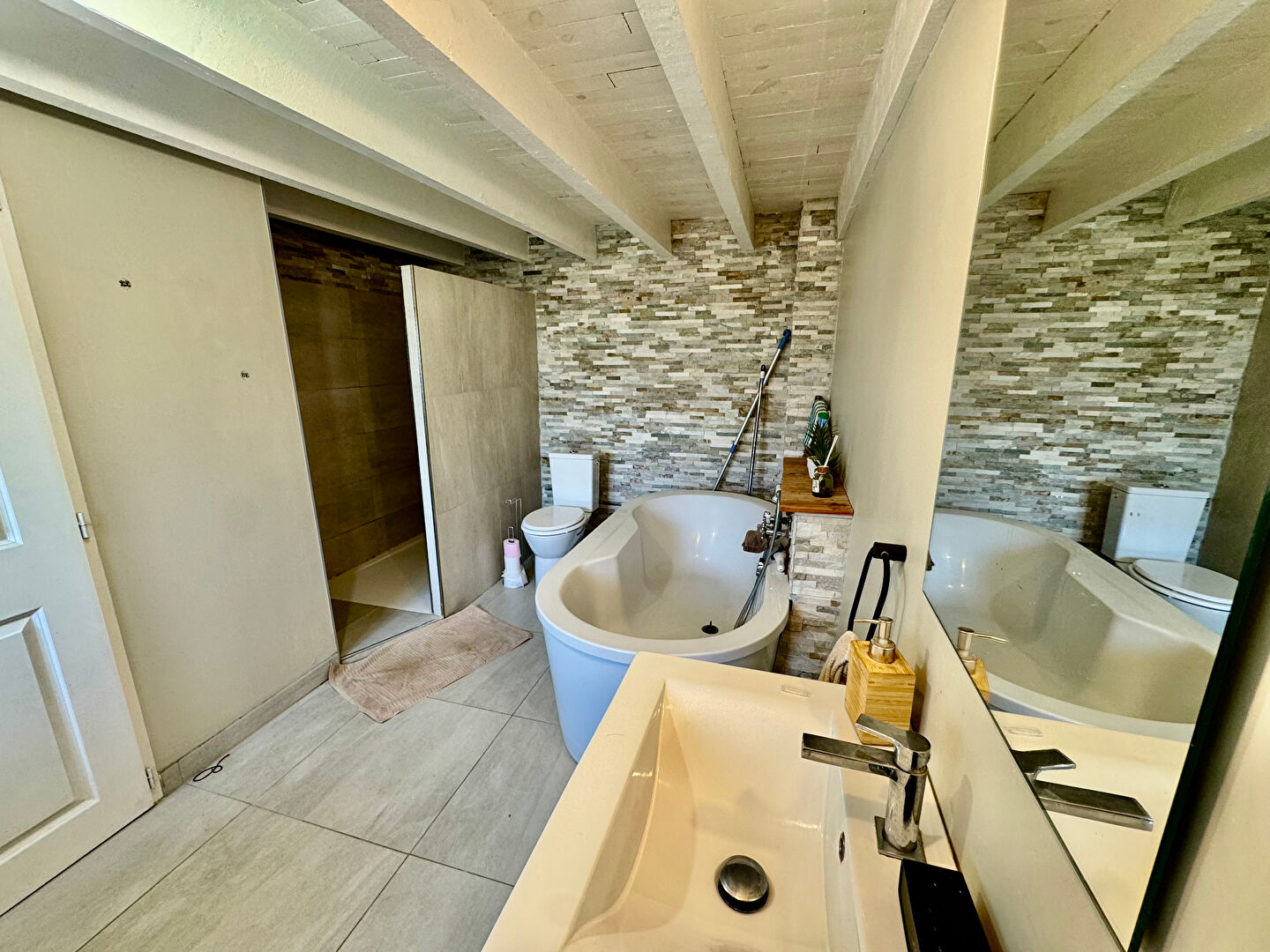 Photo CLERMONT-FERRAND / Maison mitoyenne à vendre avec 2 chambres et jardin  ! image 6/6
