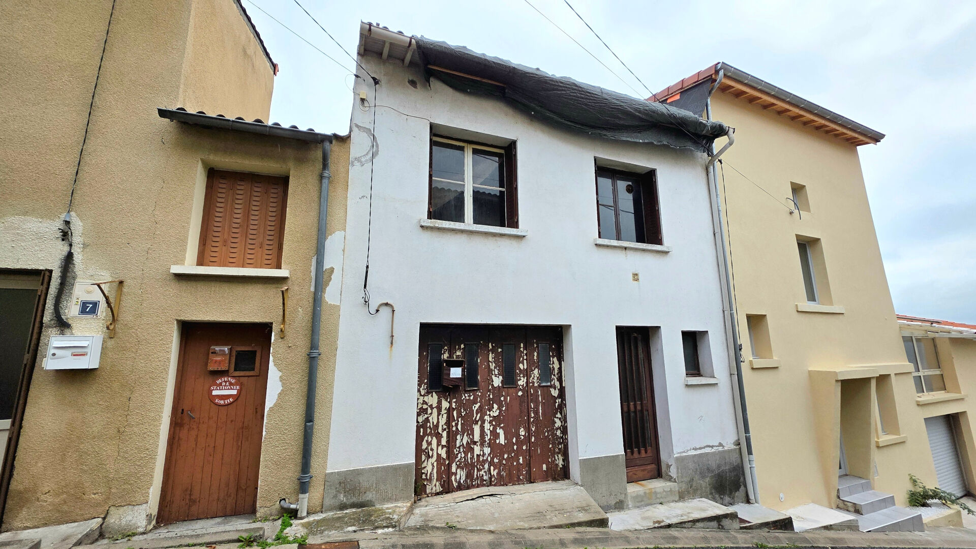 PONT-DU-CHÂTEAU / Petite maison de 70 m2 à rénover au coeur du bourg !