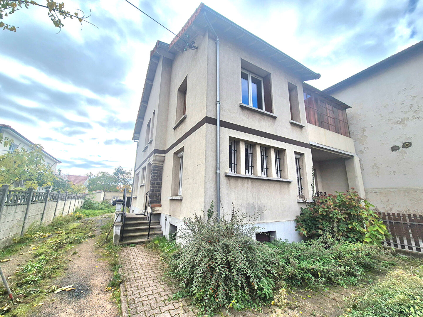 Photo CLERMONT-FERRAND / Ensemble immobilier à fort potentiel sur 611 M2 de terrain ! image 2/6