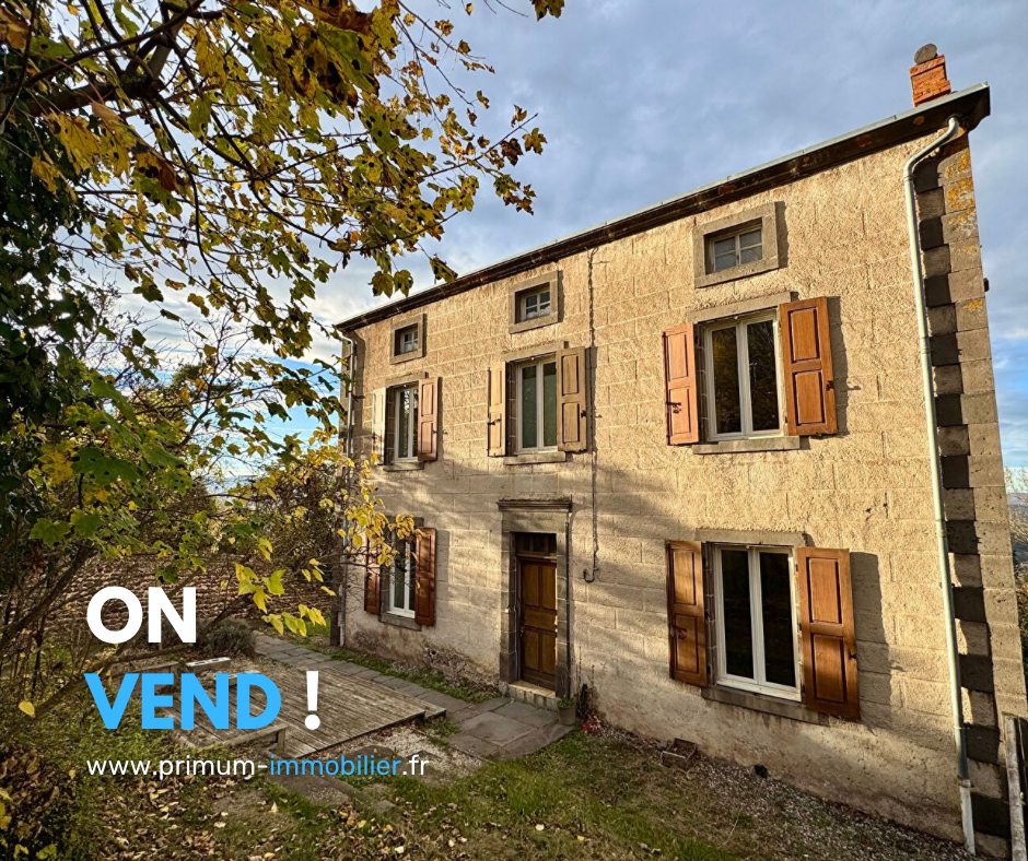 SOULASSE / Maison de maître à vendre avec jolie vue, 4 chambres, dépendances et jardin !