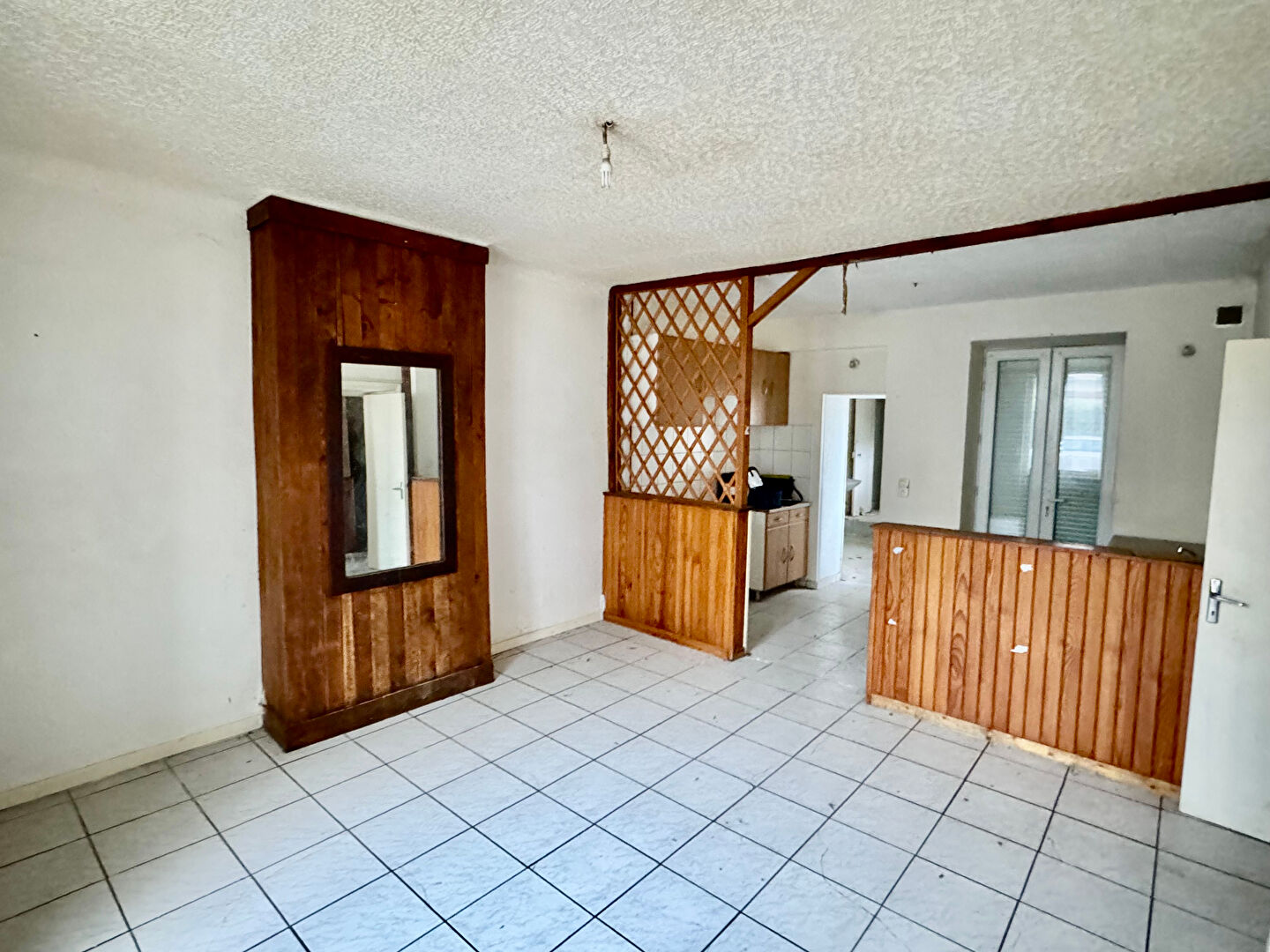 Photo LEZOUX / Grande maison 5 chambres avec jardin proche du centre-ville ! image 5/6