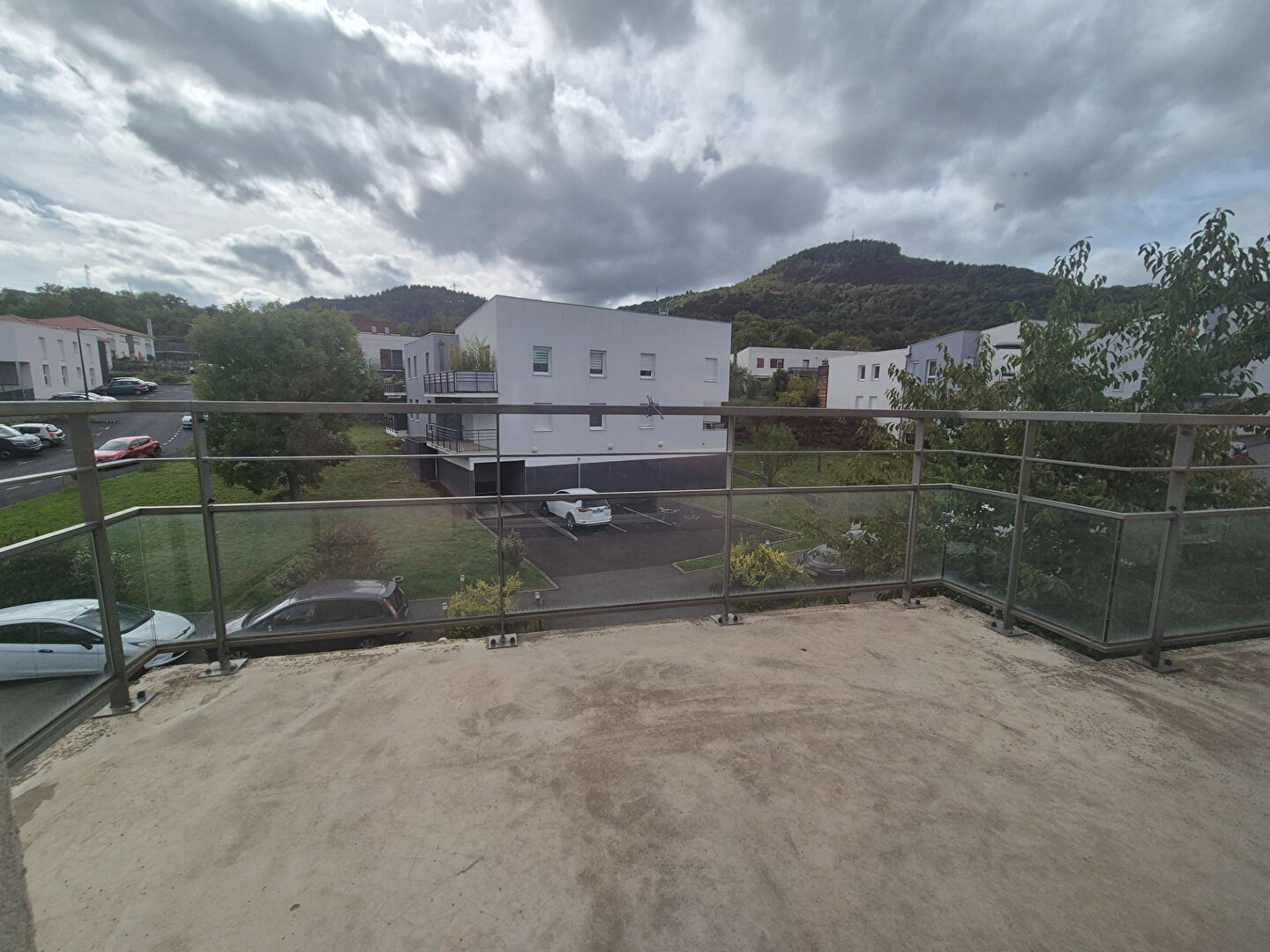 Photo CEYRAT / Appartement à vendre T2 de 44 M2 au dernier étage avec balcon et garage ! image 4/6