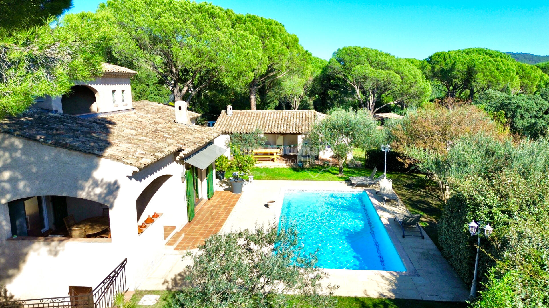 Agence immobilière de IMMOBILIERE LES CIGALES - Agence de Provence